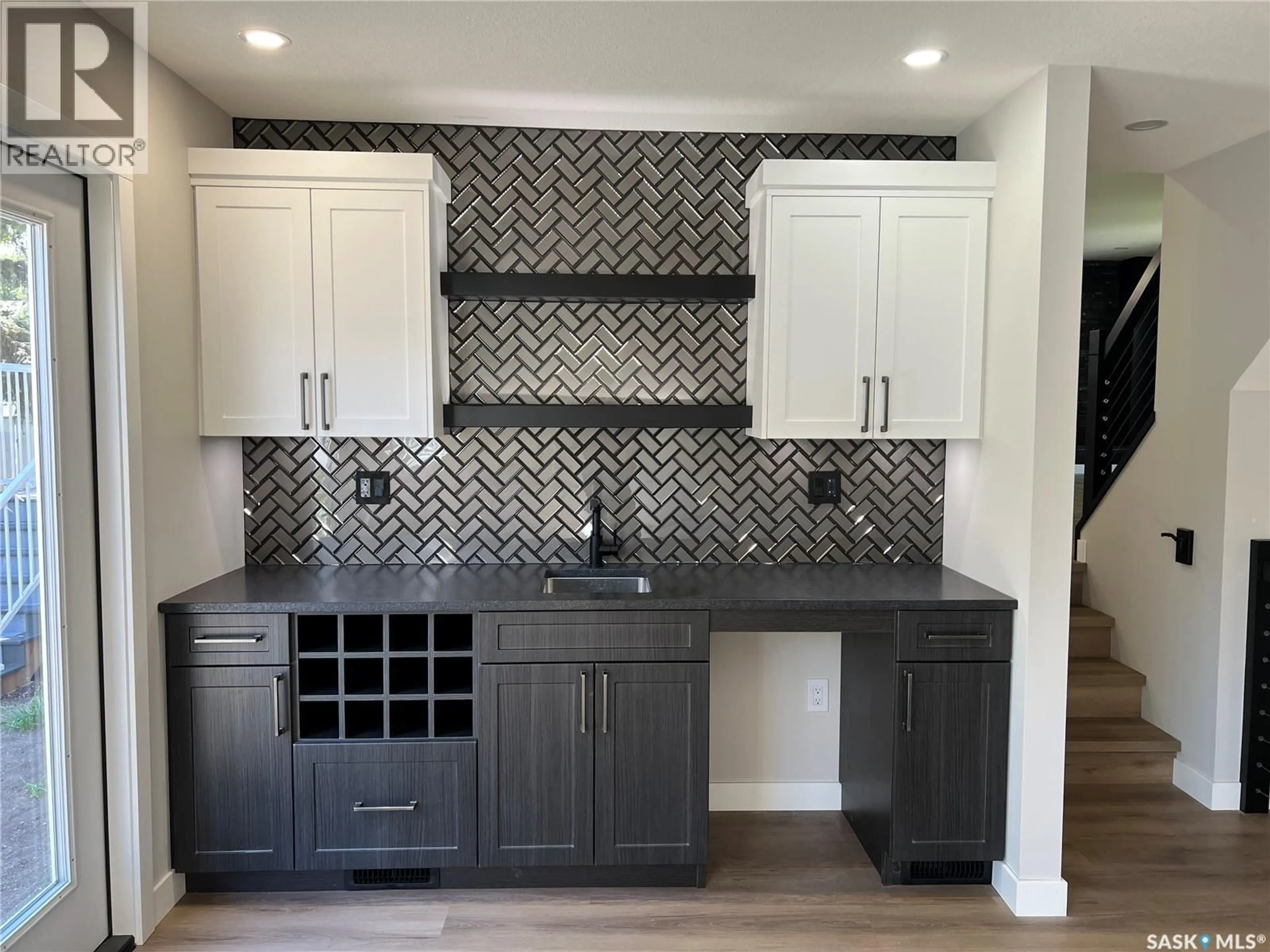Contemporary kitchen, ceramic/tile floor for 27 LAUBACH AVENUE, Regina Saskatchewan S4S6C3