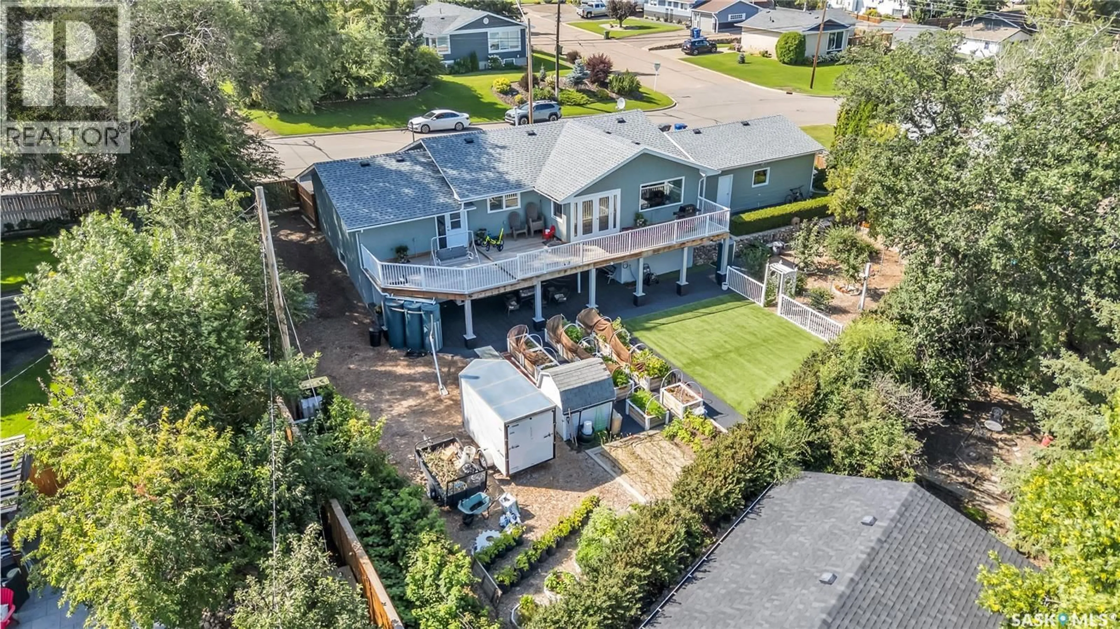 A pic from outside/outdoor area/front of a property/back of a property/a pic from drone, unknown for 191 31ST STREET, Battleford Saskatchewan S0M0E0
