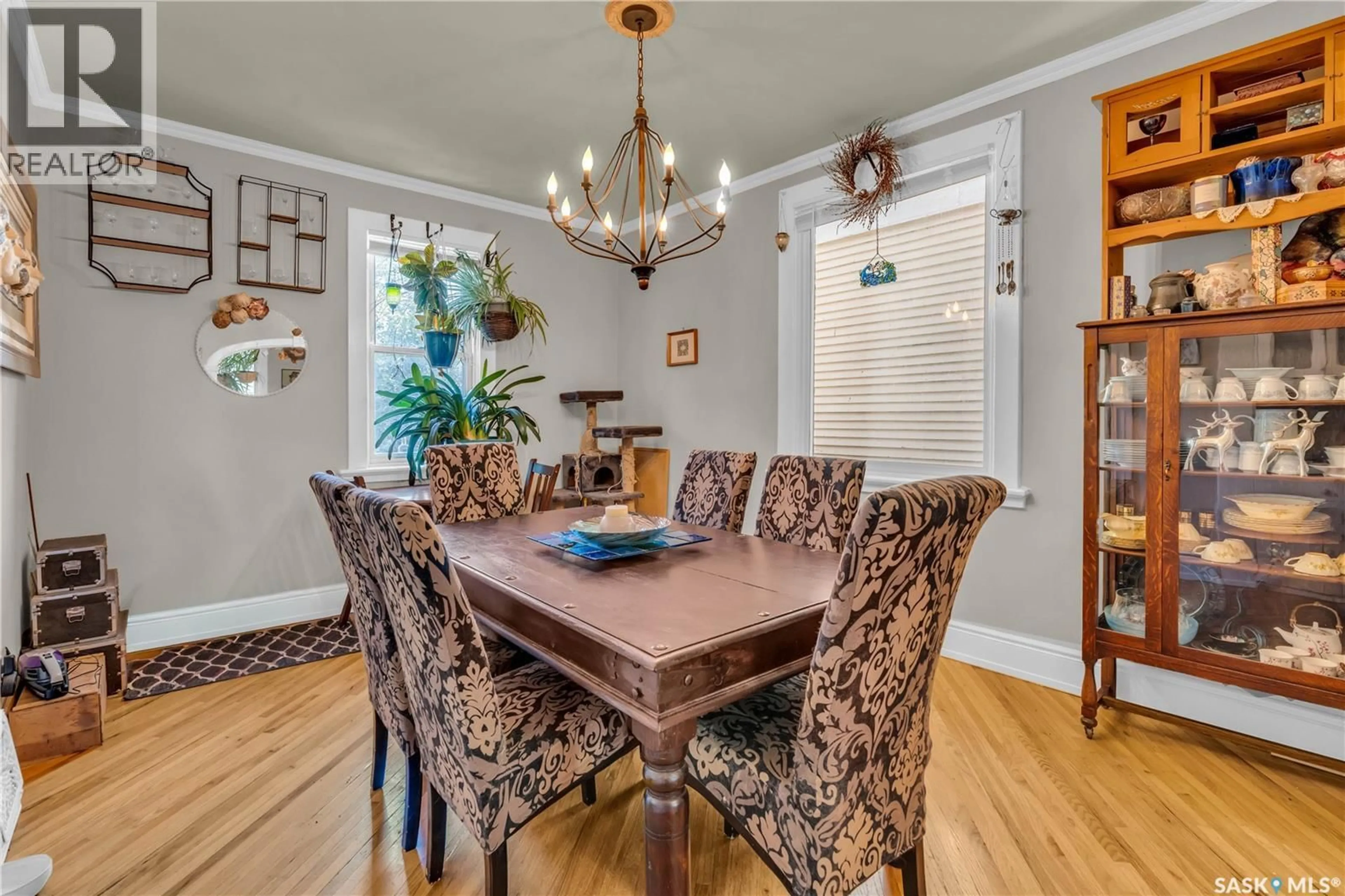 Dining room, wood/laminate floor for 2152 RAE STREET, Regina Saskatchewan S4T2E7