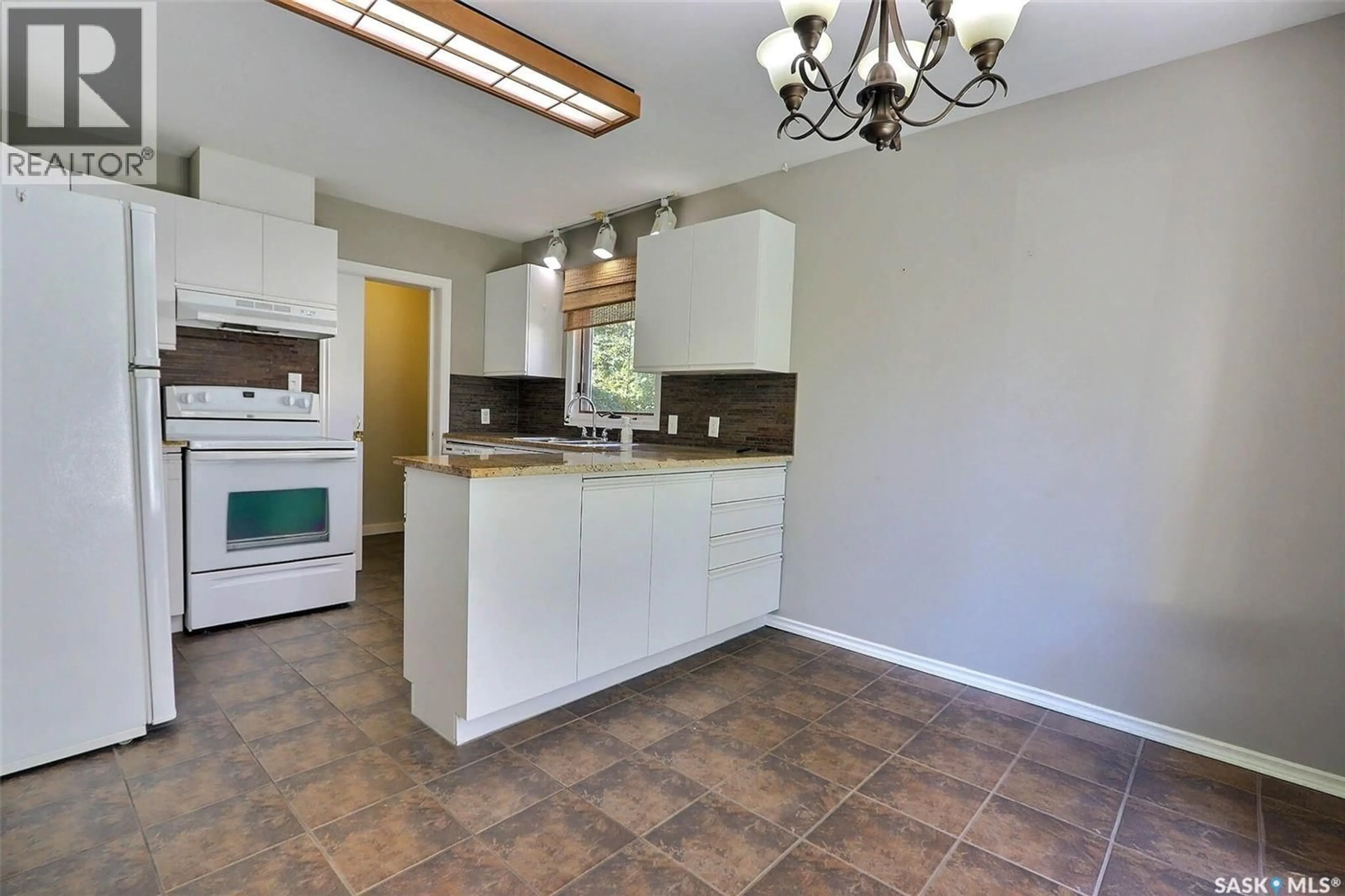 Standard kitchen, ceramic/tile floor for 324 19TH STREET, Prince Albert Saskatchewan S6V4C7