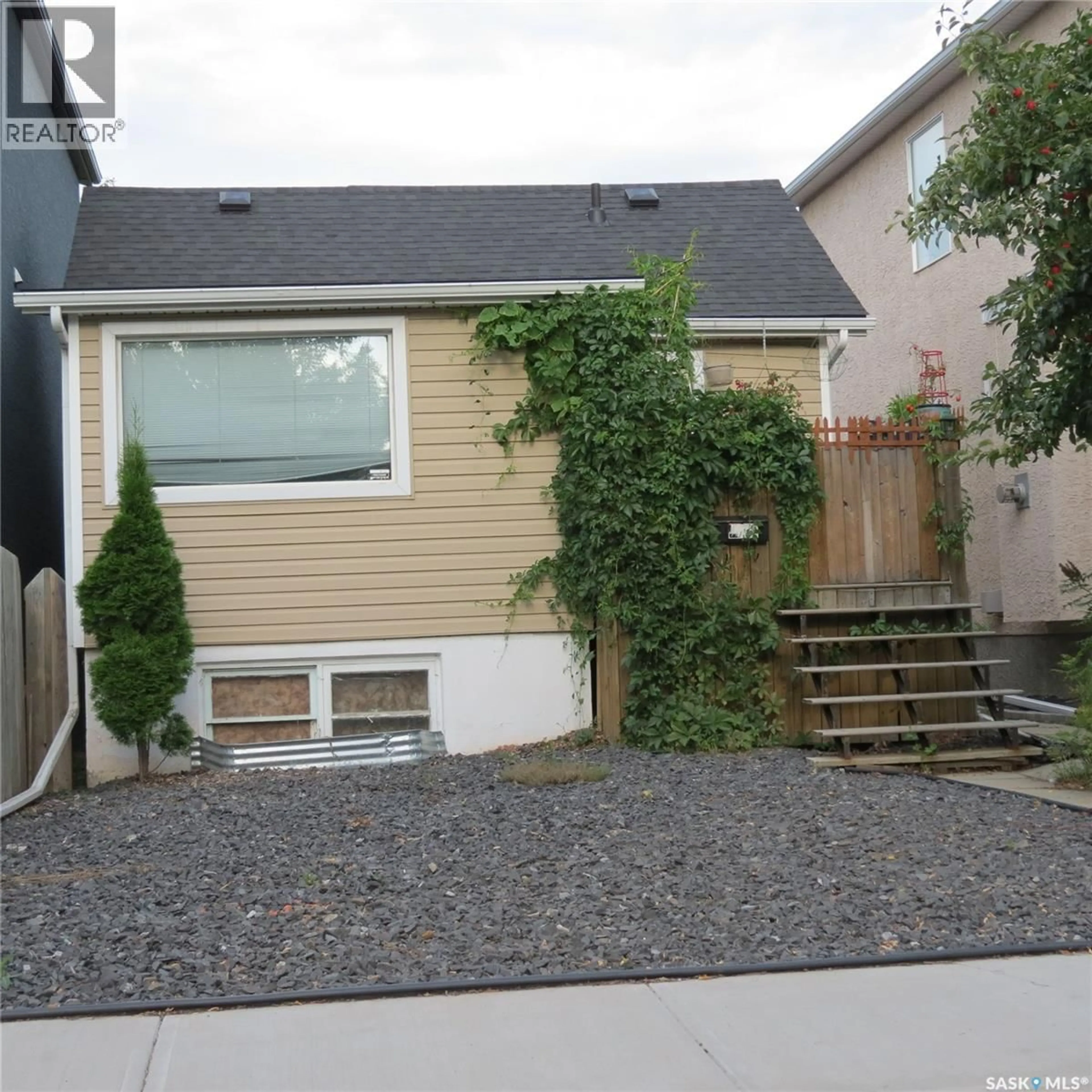 Unknown for 2256 WASCANA STREET, Regina Saskatchewan S4T4K2