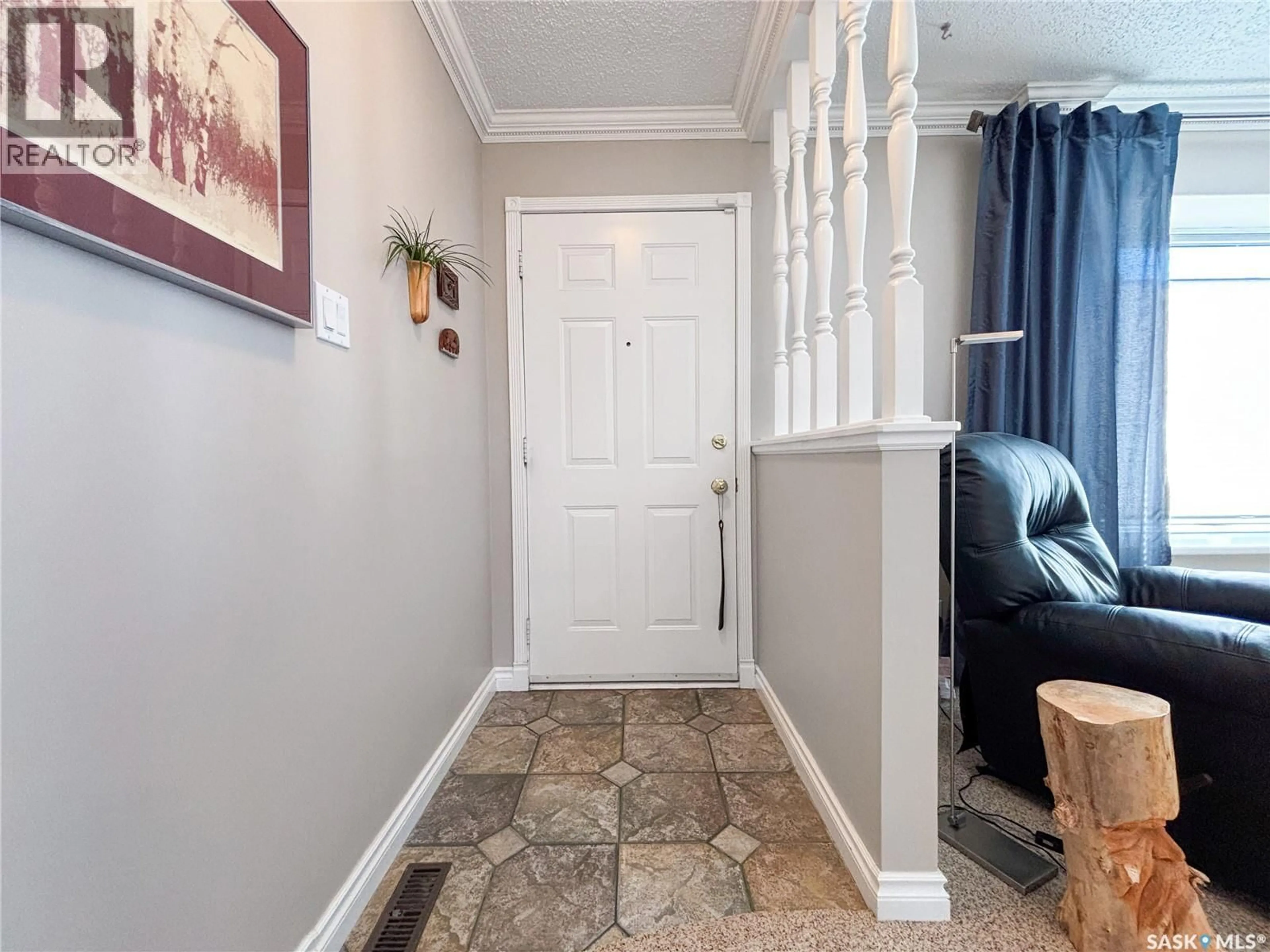 Indoor entryway for 315 BALL CRESCENT, Saskatoon Saskatchewan S7K6E3