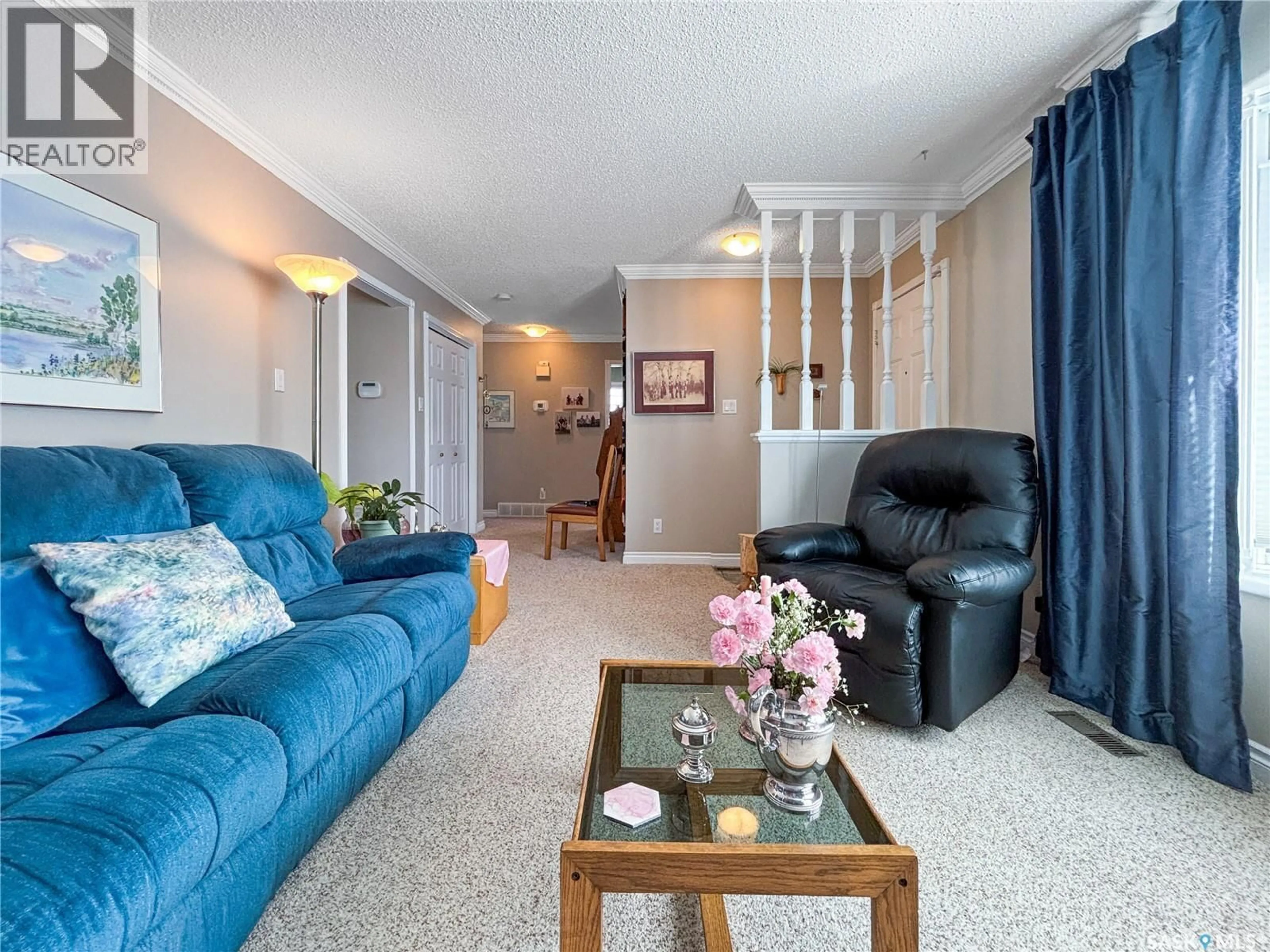 Living room with furniture, unknown for 315 BALL CRESCENT, Saskatoon Saskatchewan S7K6E3