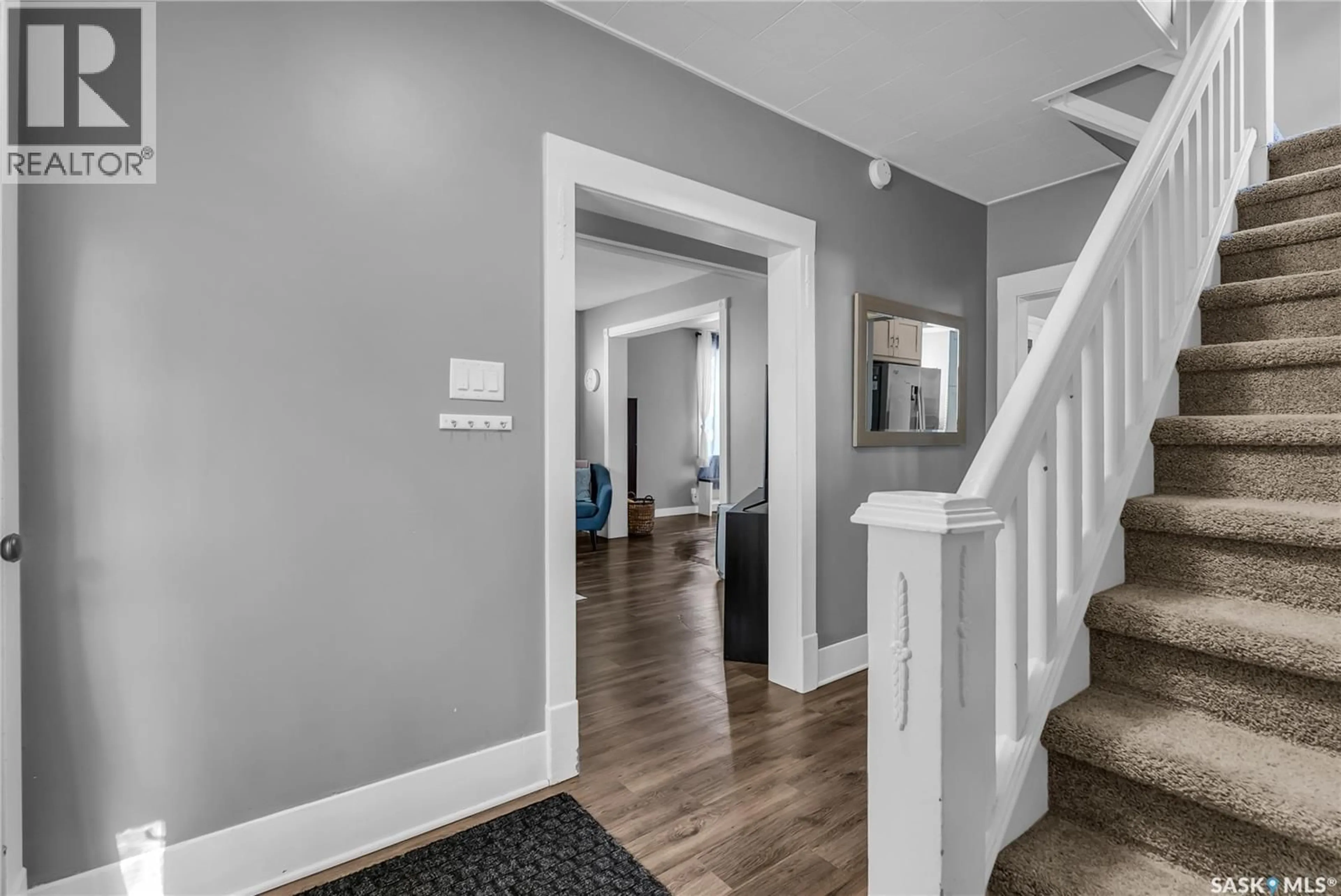 Indoor entryway for 306 109TH STREET, Saskatoon Saskatchewan S7N1R5