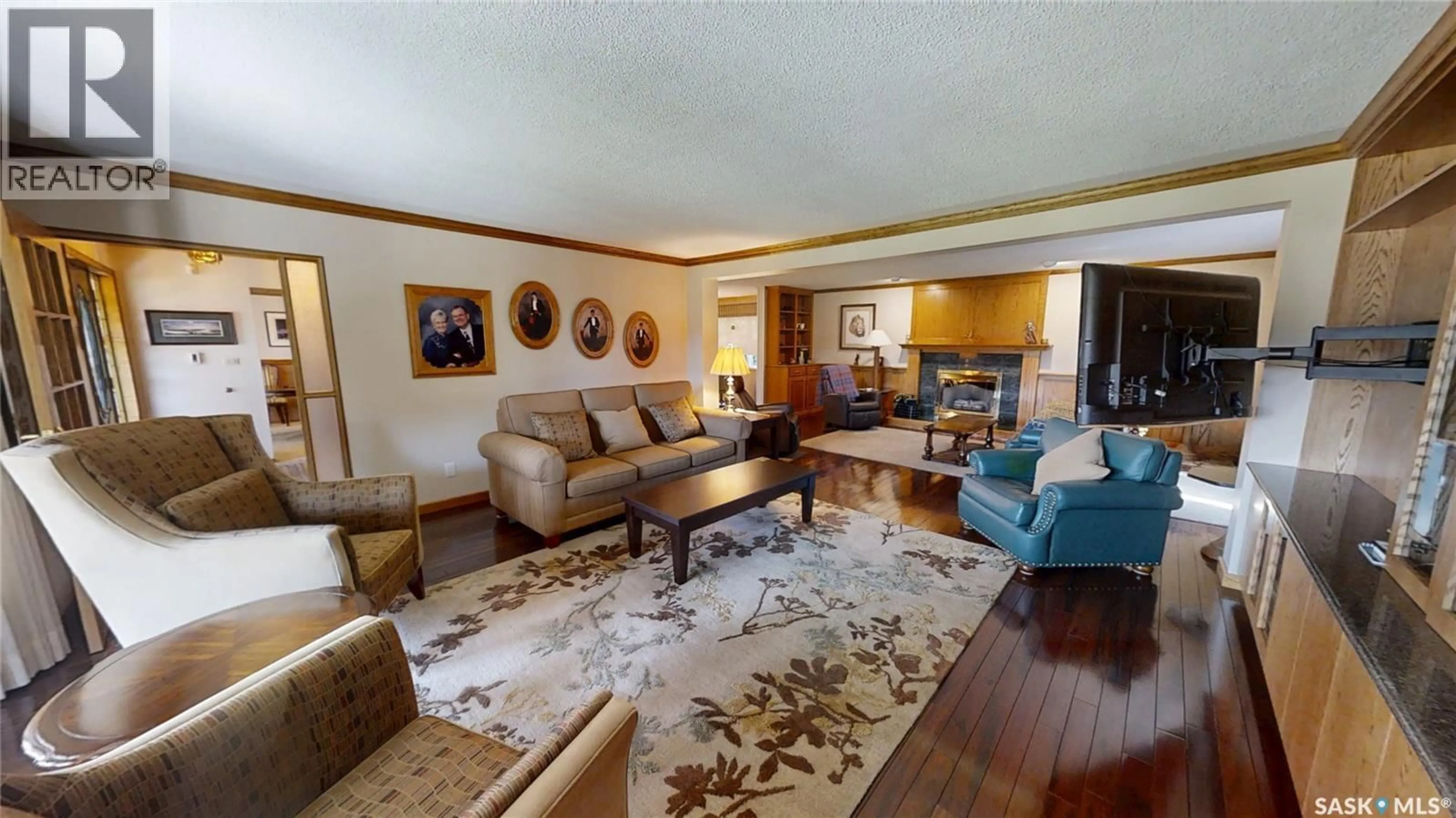 Living room with furniture, unknown for 1540 CRERAR DRIVE, Saskatoon Saskatchewan S7M5K7