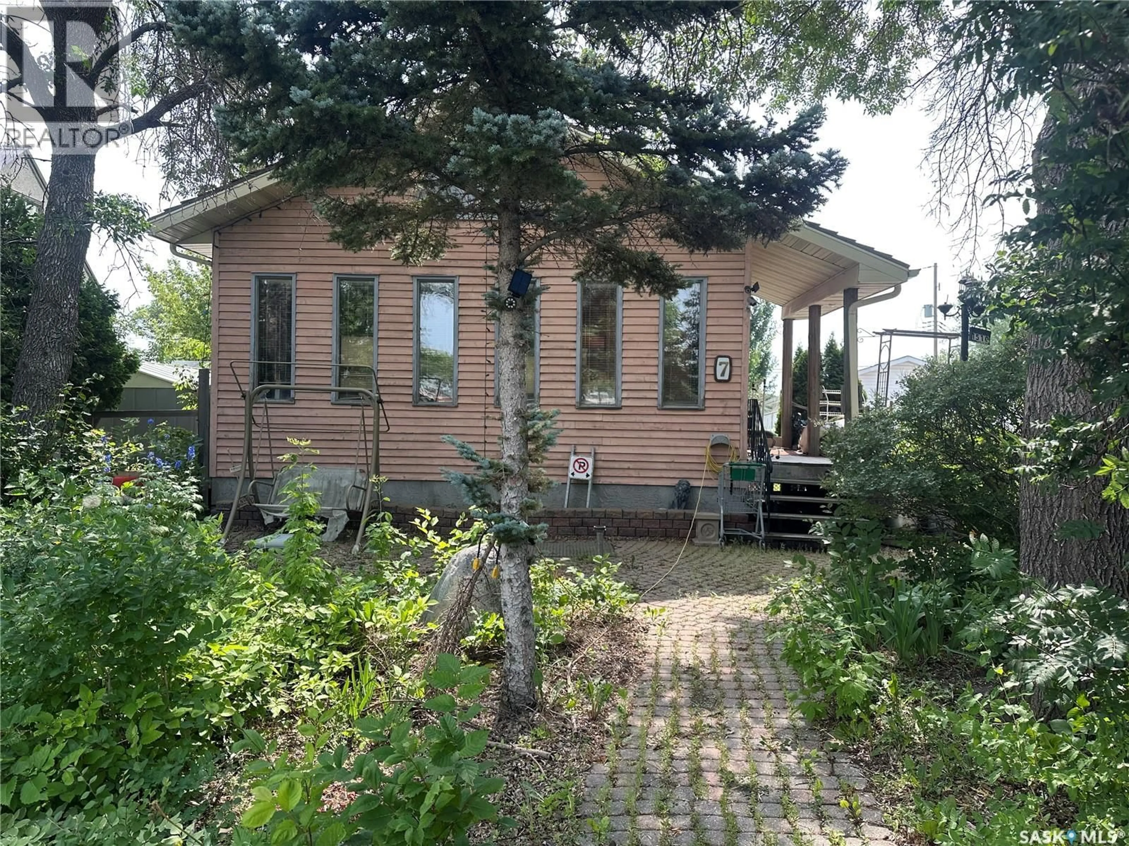 Unknown for 7 CHARLES CRESCENT, Regina Saskatchewan S4T5X3