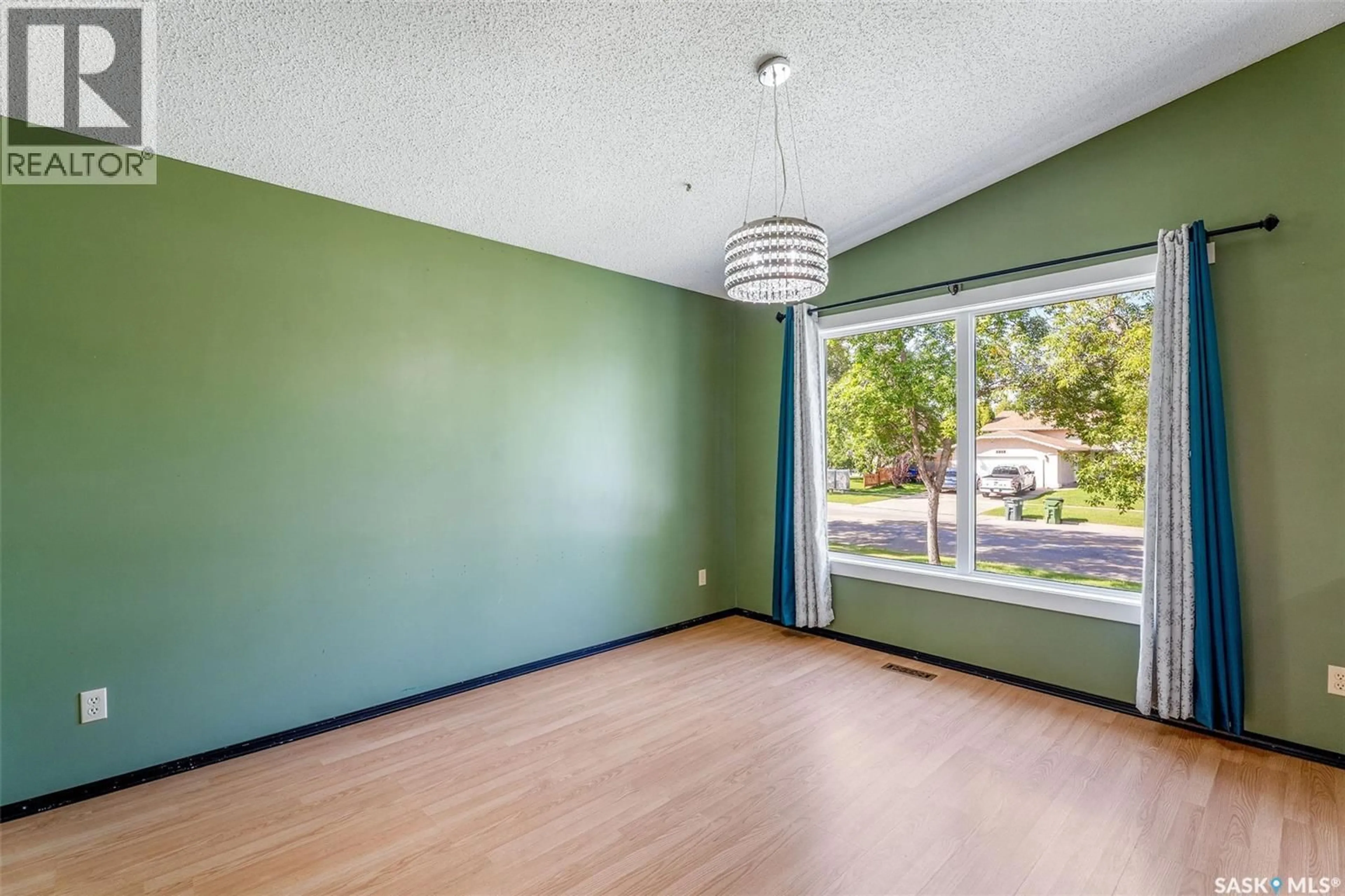 A pic of a room for 3248 15TH AVENUE, Prince Albert Saskatchewan S6V7T3