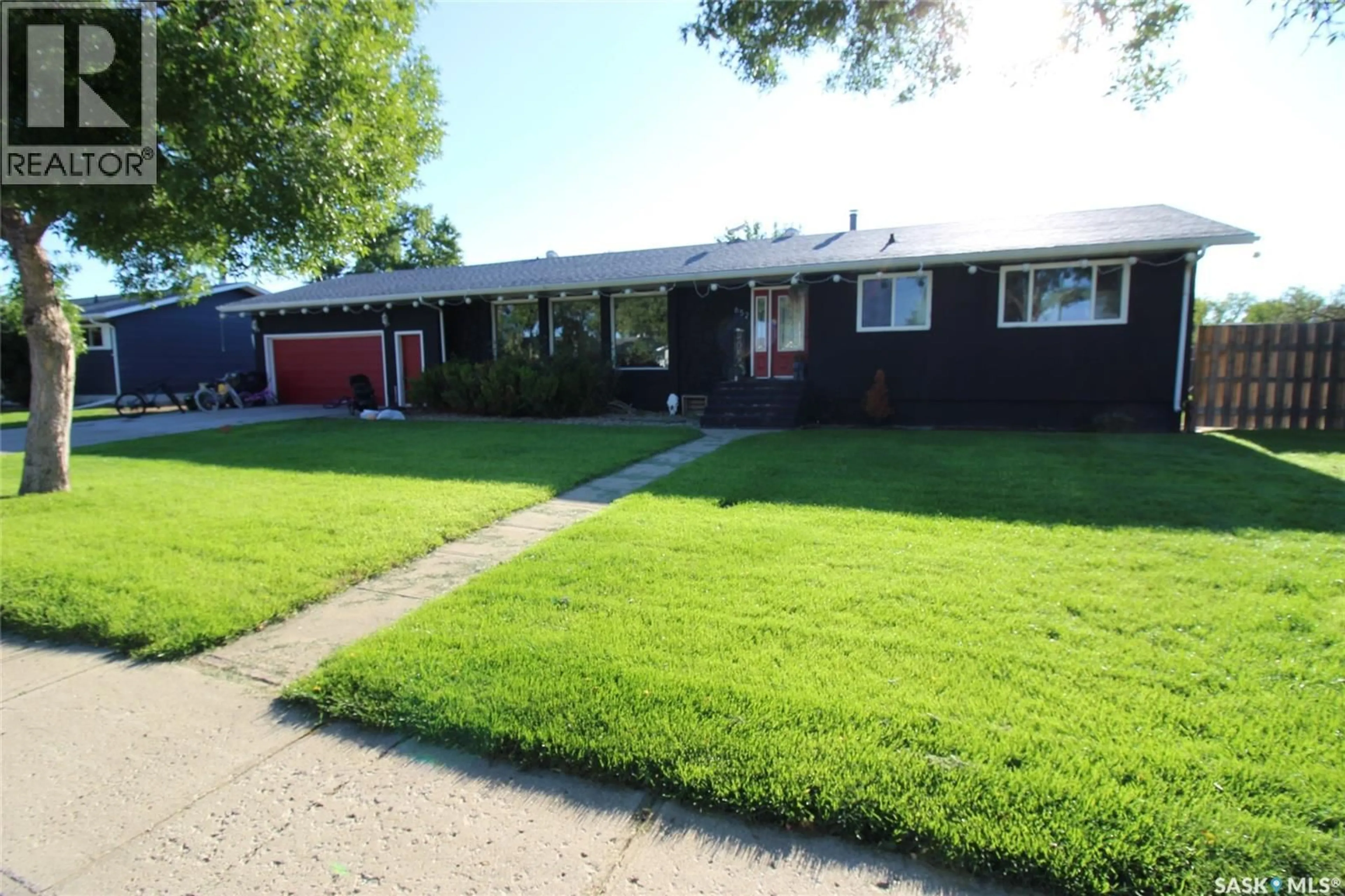 Unknown for 652 9TH STREET, Shaunavon Saskatchewan S0N2M0