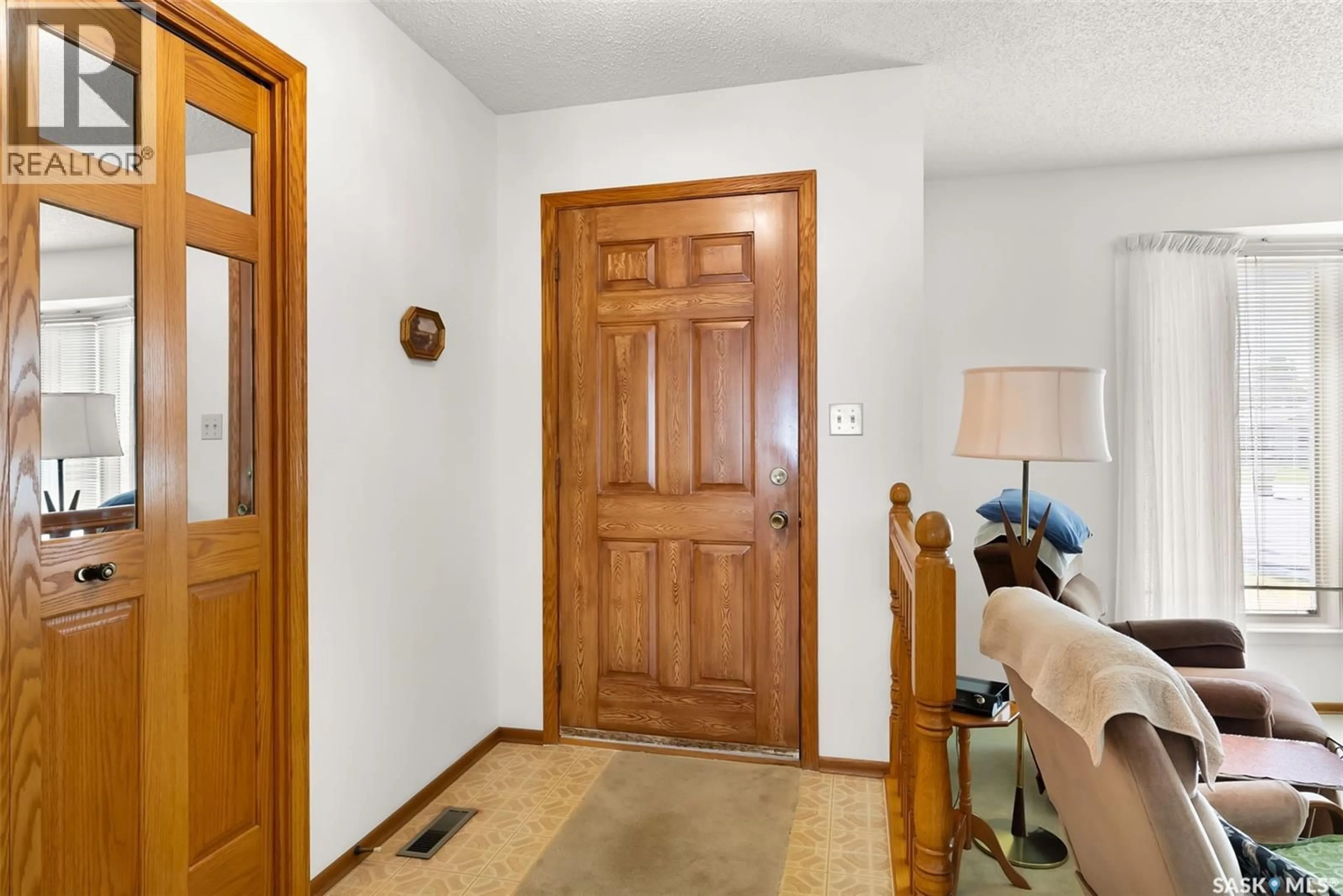 Indoor foyer for 2102 HANOVER CRESCENT, Regina Saskatchewan S4V0Z6