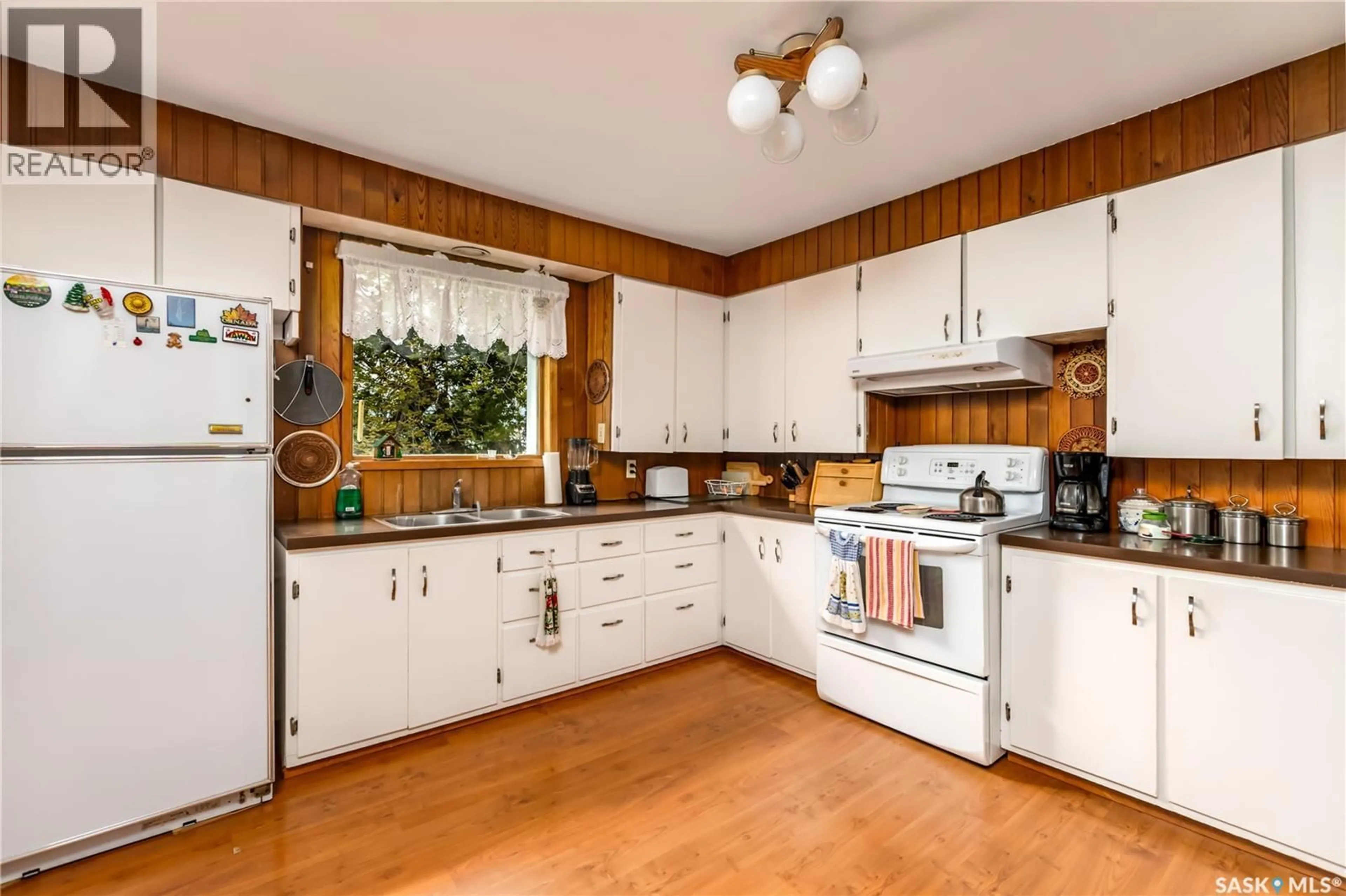 Standard kitchen, unknown for 515 STEVENS AVENUE, Birch Hills Saskatchewan S0J0G0