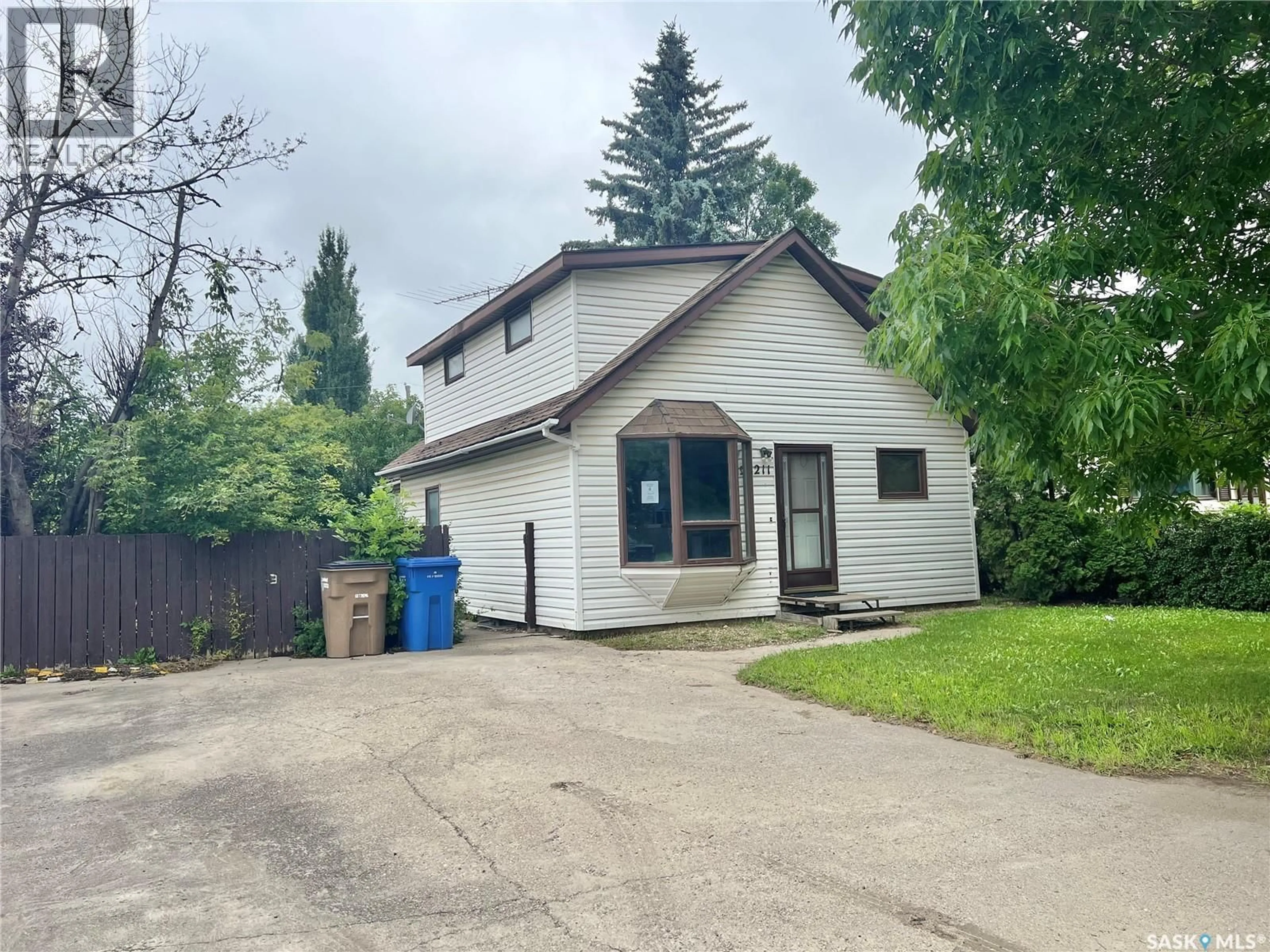 A pic from outside/outdoor area/front of a property/back of a property/a pic from drone, street for 211 2ND AVENUE, Melfort Saskatchewan S0E1A0