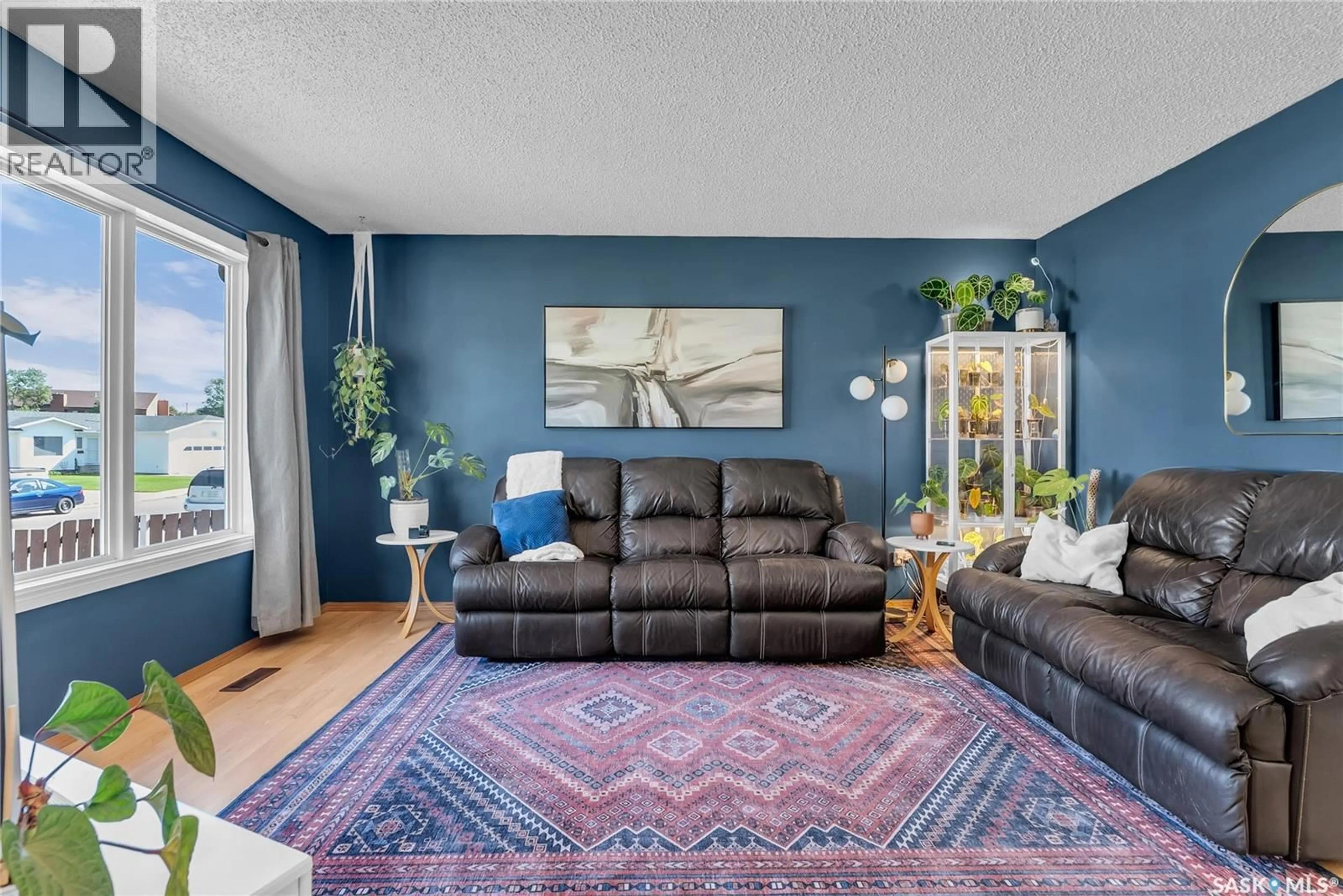 Living room with furniture, unknown for 306 BOWMAN CRESCENT, Saskatoon Saskatchewan S7L7B9