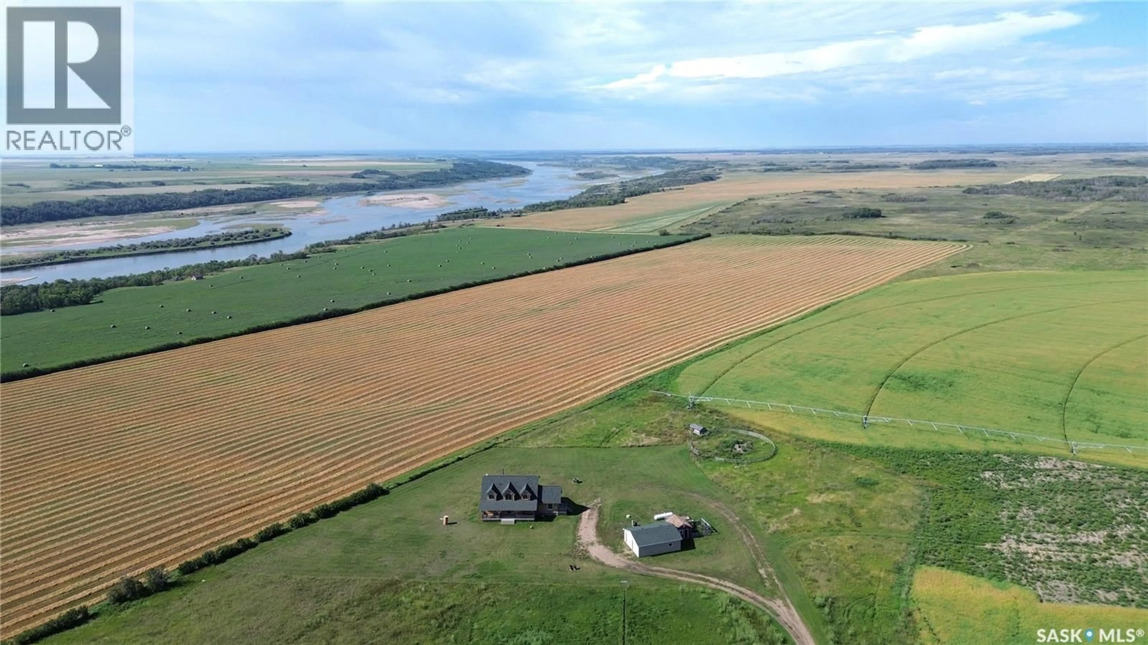 A pic from outside/outdoor area/front of a property/back of a property/a pic from drone, water/lake/river/ocean view for THE HILL HOUSE, Montrose Rm No. 315 Saskatchewan S0L0B0