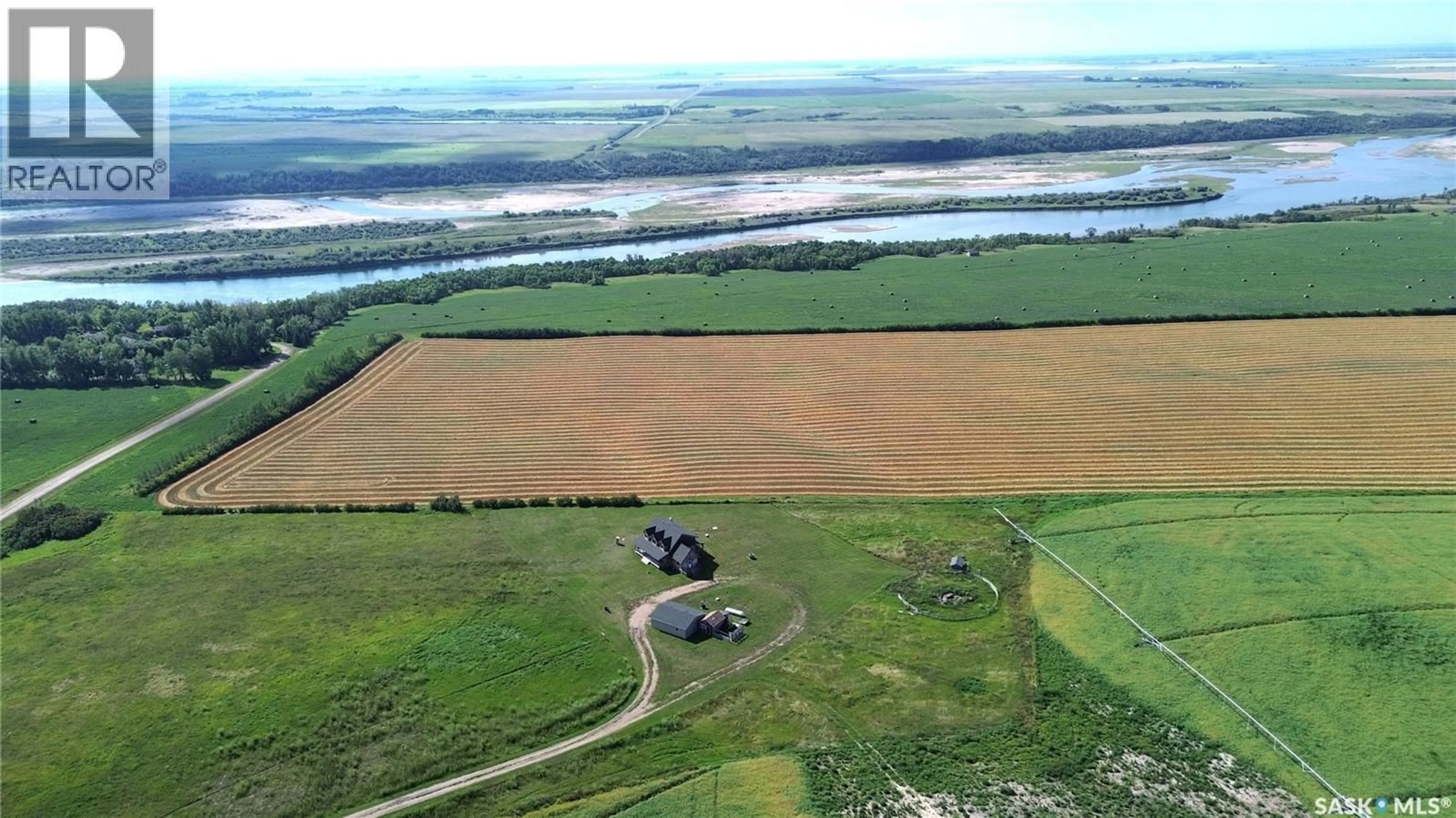 A pic from outside/outdoor area/front of a property/back of a property/a pic from drone, water/lake/river/ocean view for THE HILL HOUSE, Montrose Rm No. 315 Saskatchewan S0L0B0