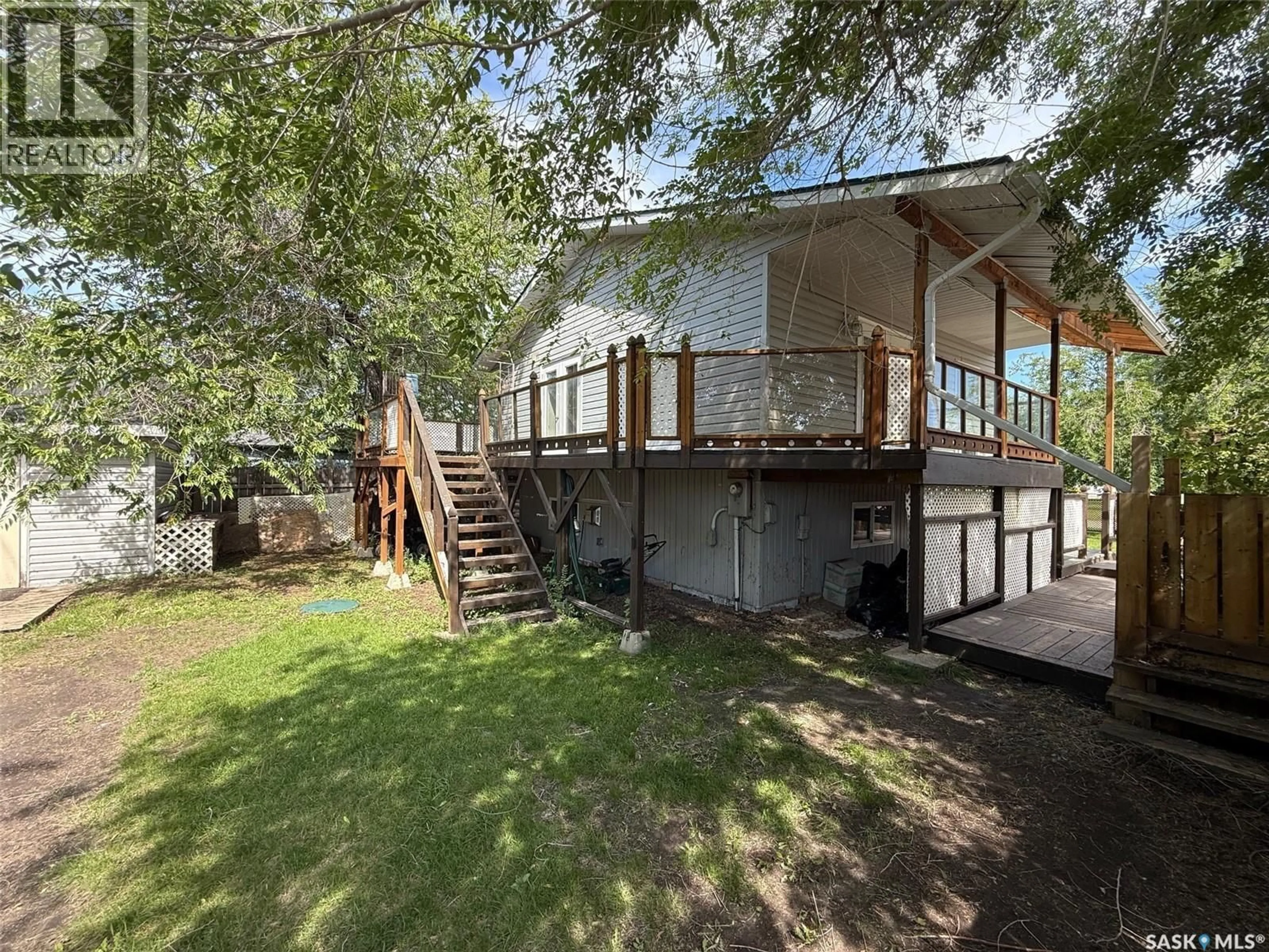 A pic from outside/outdoor area/front of a property/back of a property/a pic from drone, unknown for 992 TERRY STREET, Cochin Saskatchewan S0M0L0