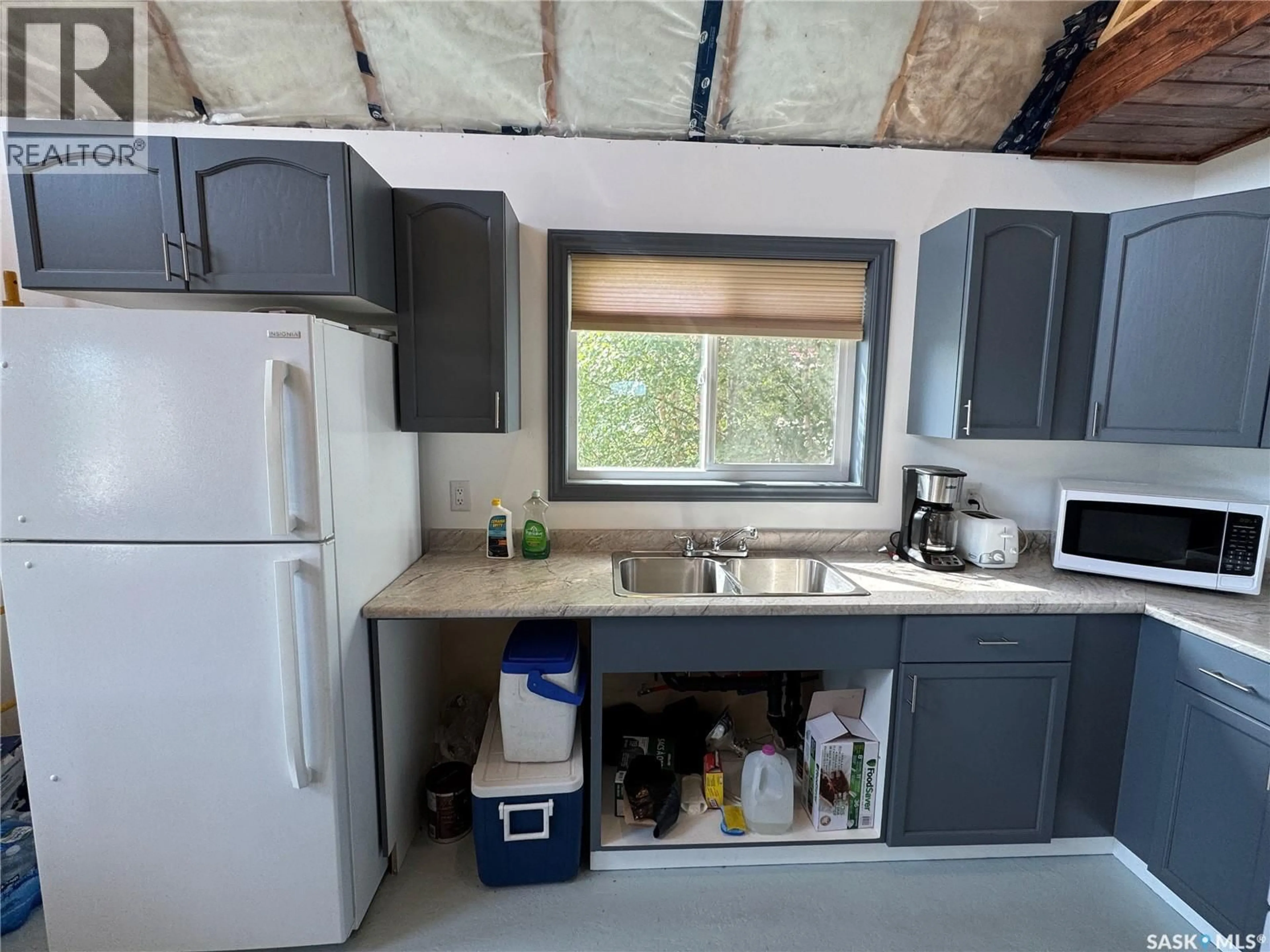 Standard kitchen, unknown for 120 NEMEIBEN ROAD, Northern Admin District Saskatchewan S0J1L0