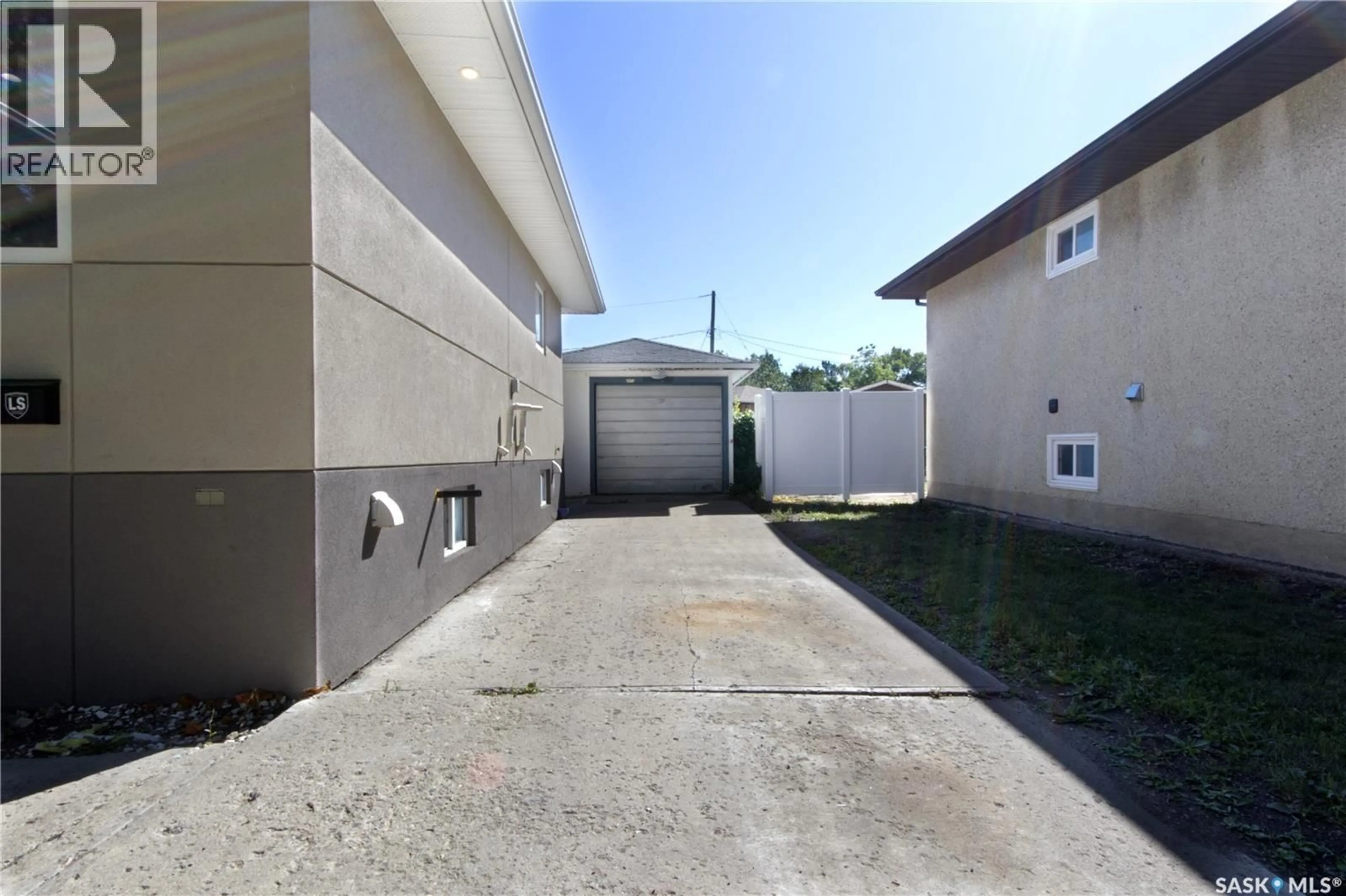 Unknown for 2475 FRANCIS STREET, Regina Saskatchewan S4N2R1