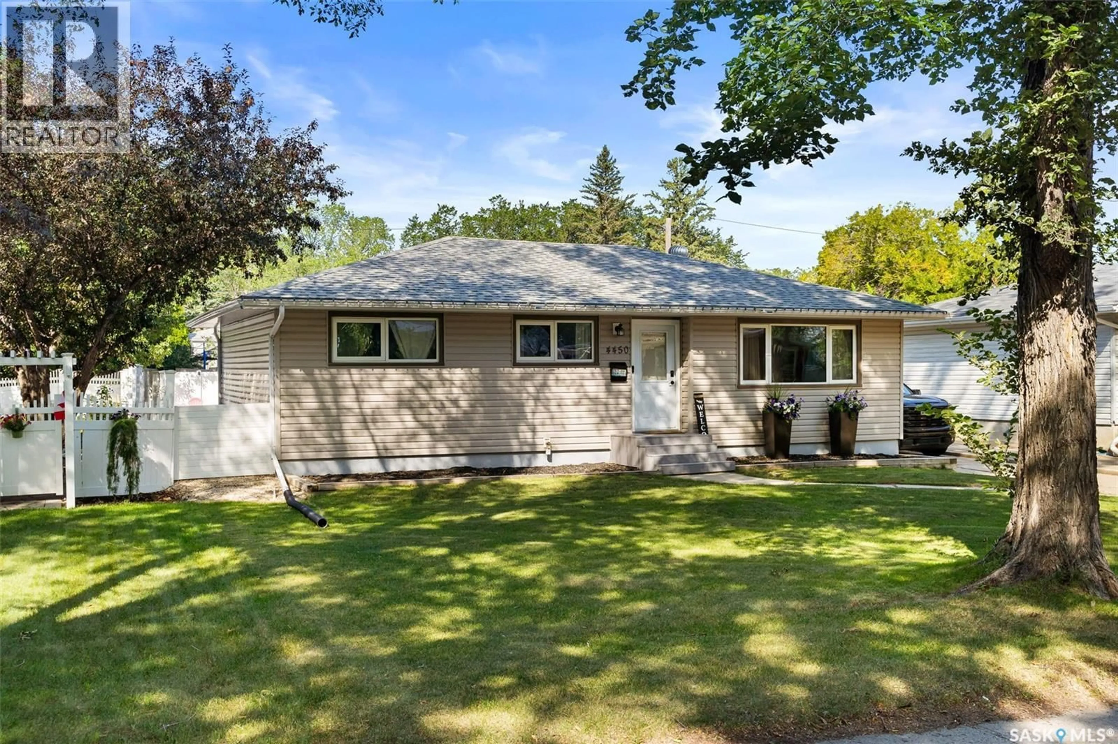Home with vinyl exterior material, street for 4450 CASTLE ROAD, Regina Saskatchewan S4S4W3