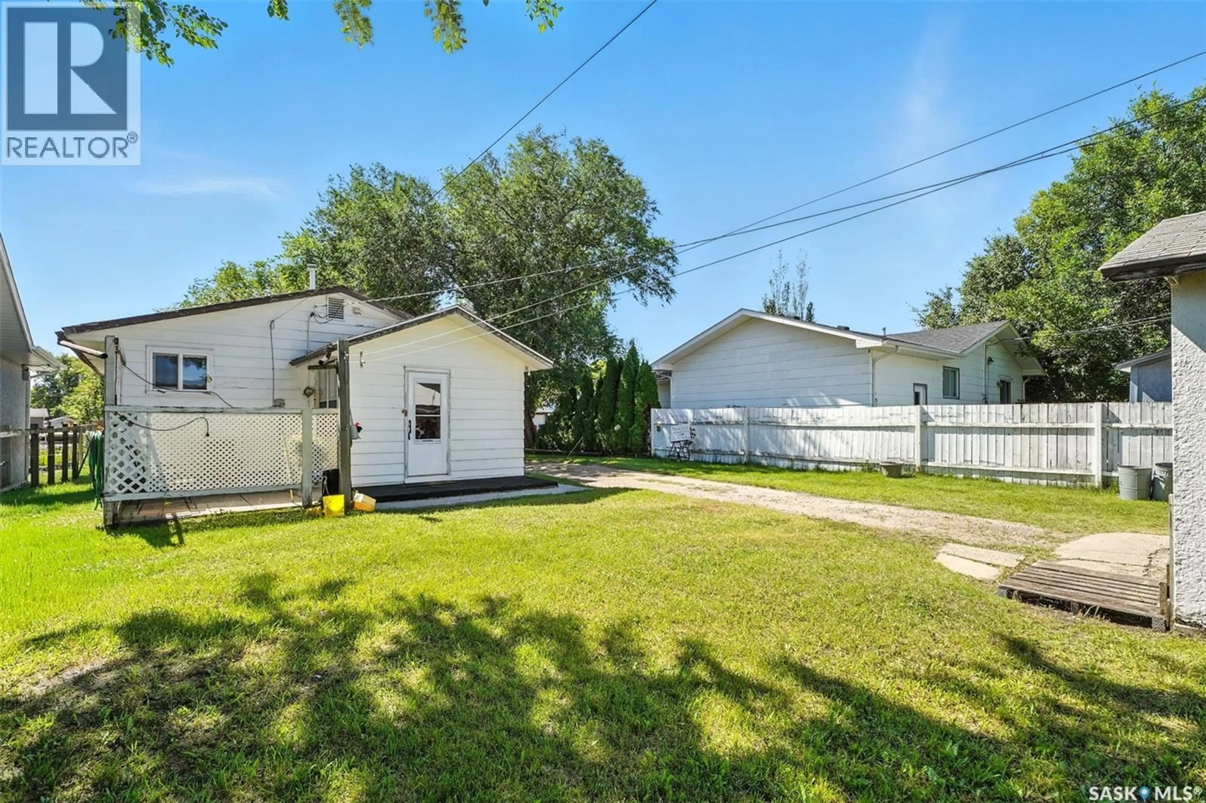 A pic from outside/outdoor area/front of a property/back of a property/a pic from drone, street for 112 ELIZABETH STREET, Warman Saskatchewan S0K0A1