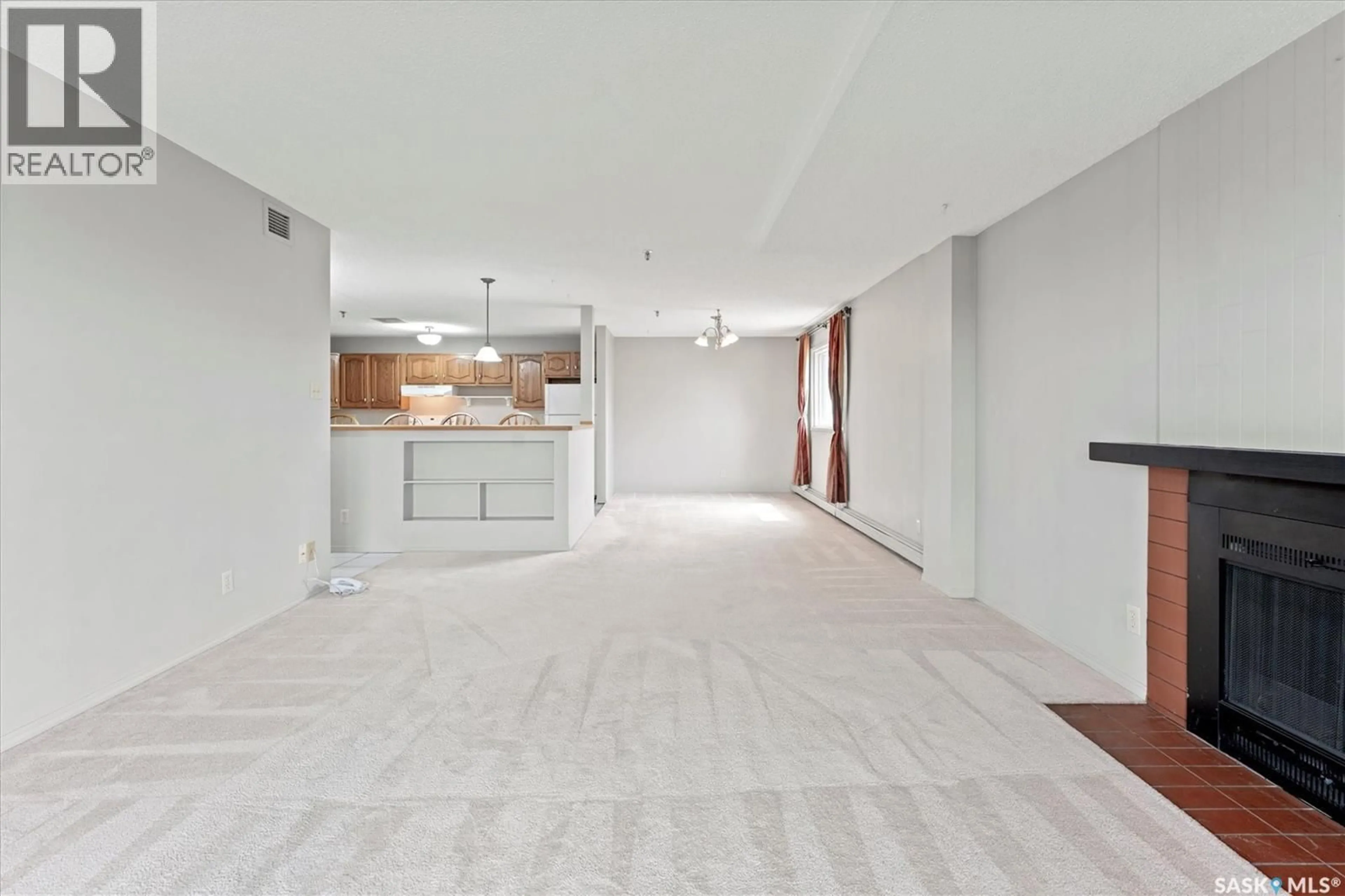 Indoor foyer for 510 - 704 5TH AVENUE N, Saskatoon Saskatchewan S7K2R2