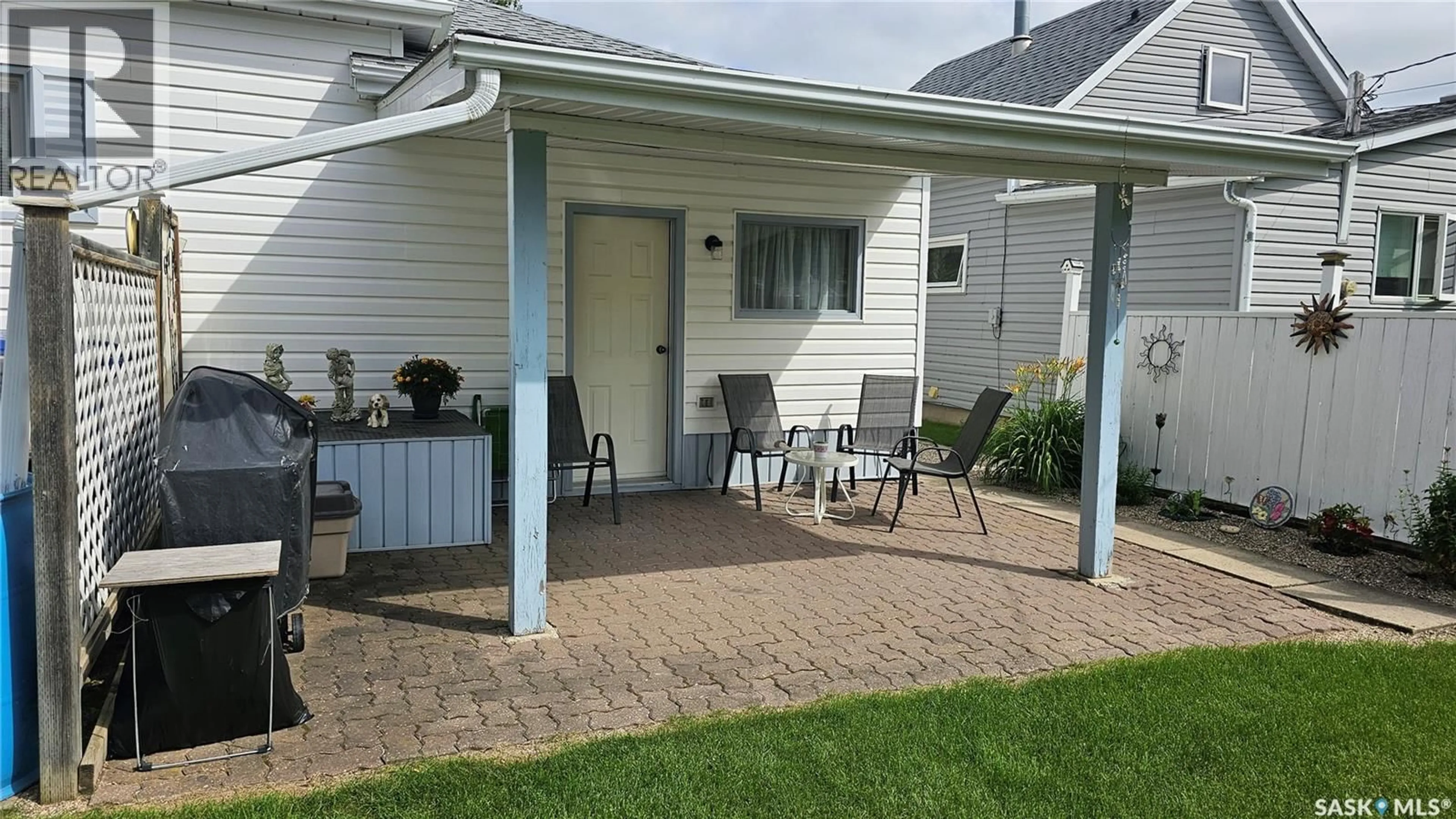 Patio, street for 1135 9TH STREET, Humboldt Saskatchewan S0K2A0