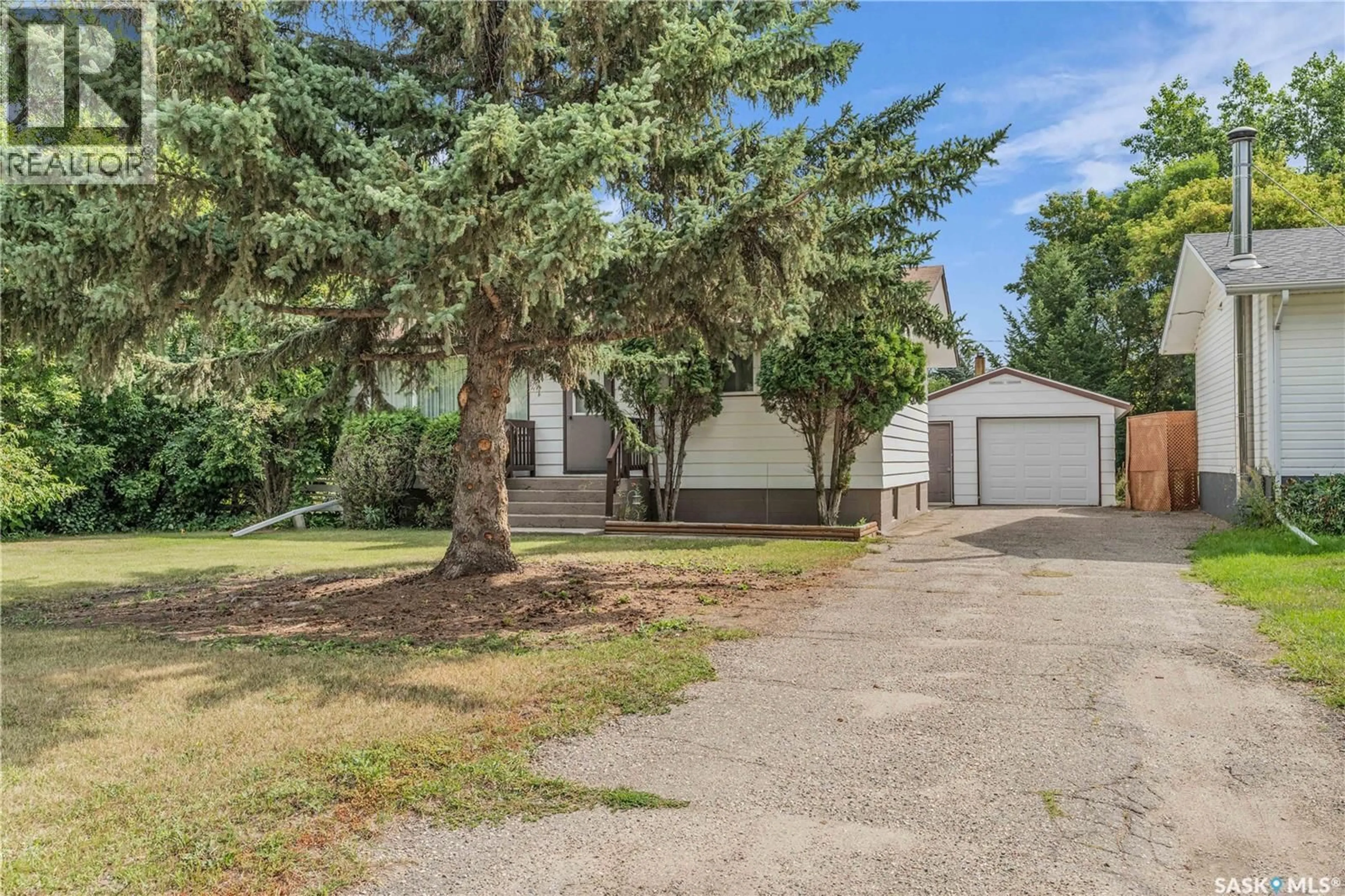 A pic from outside/outdoor area/front of a property/back of a property/a pic from drone, street for 335 CENTRAL AVENUE, Fort Qu'Appelle Saskatchewan S0G1S0