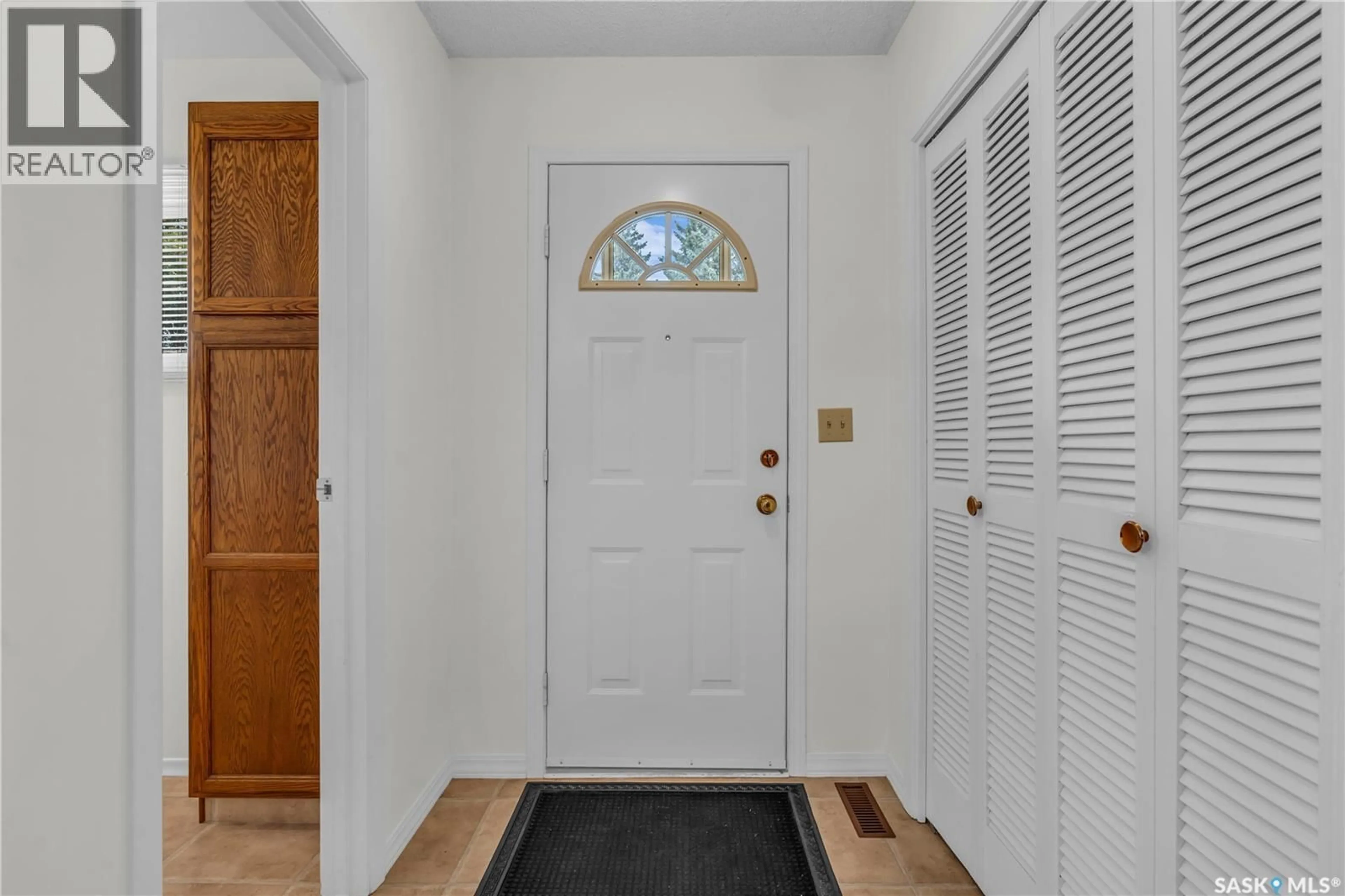 Indoor entryway for 335 CENTRAL AVENUE, Fort Qu'Appelle Saskatchewan S0G1S0