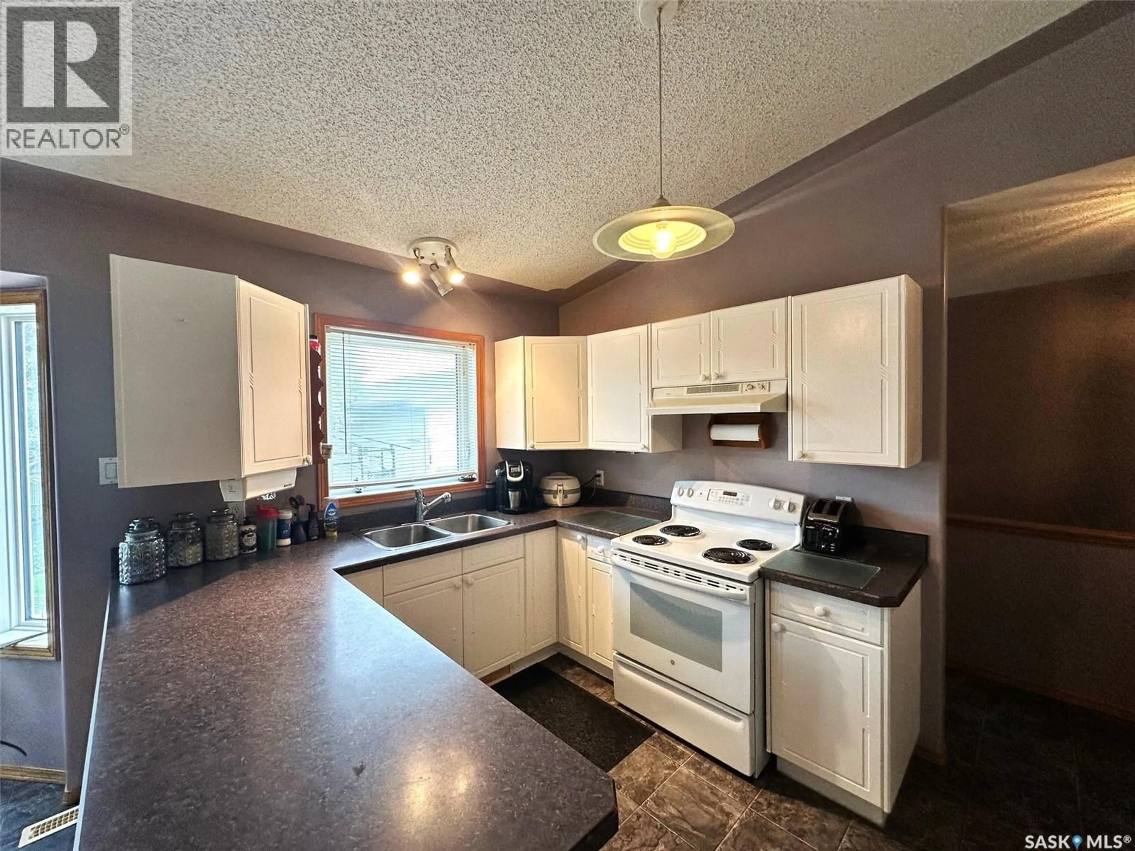 Standard kitchen, unknown for 536 5TH AVENUE, Hudson Bay Saskatchewan S0E0E0