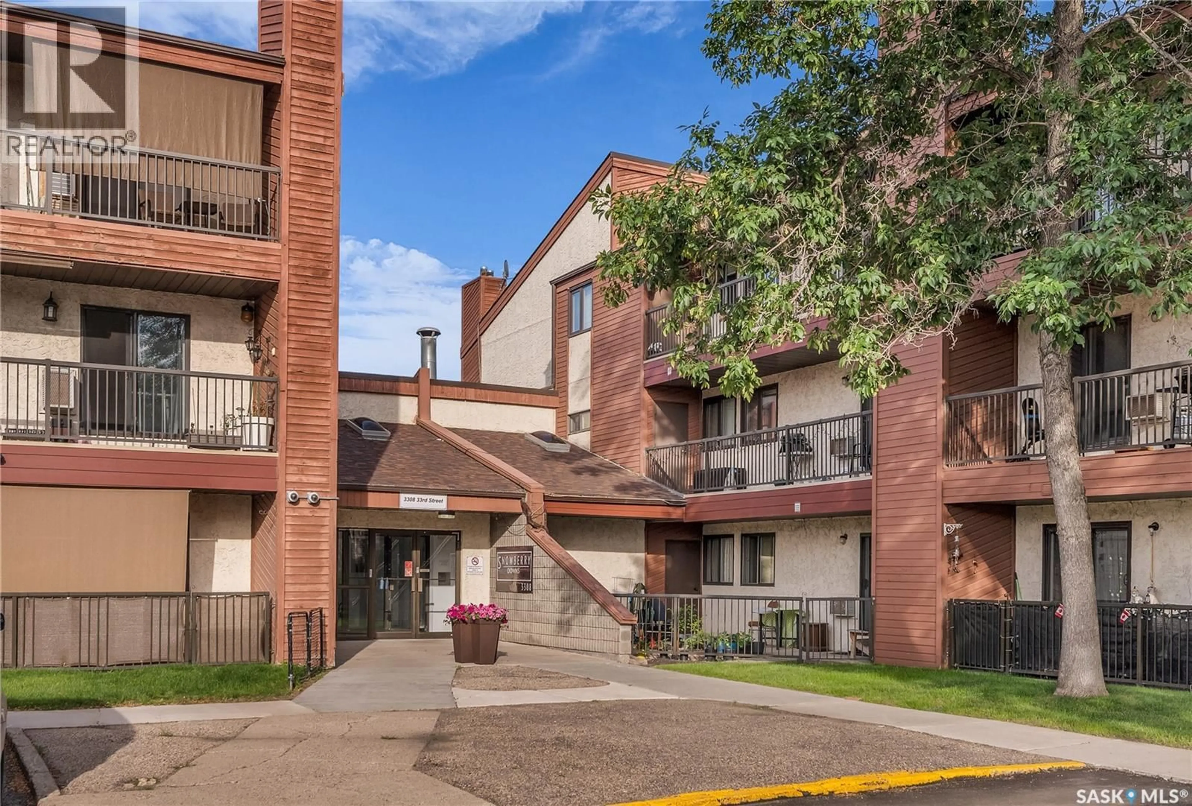 Patio, unknown for 215 - 3308 33RD STREET, Saskatoon Saskatchewan S7L6S6