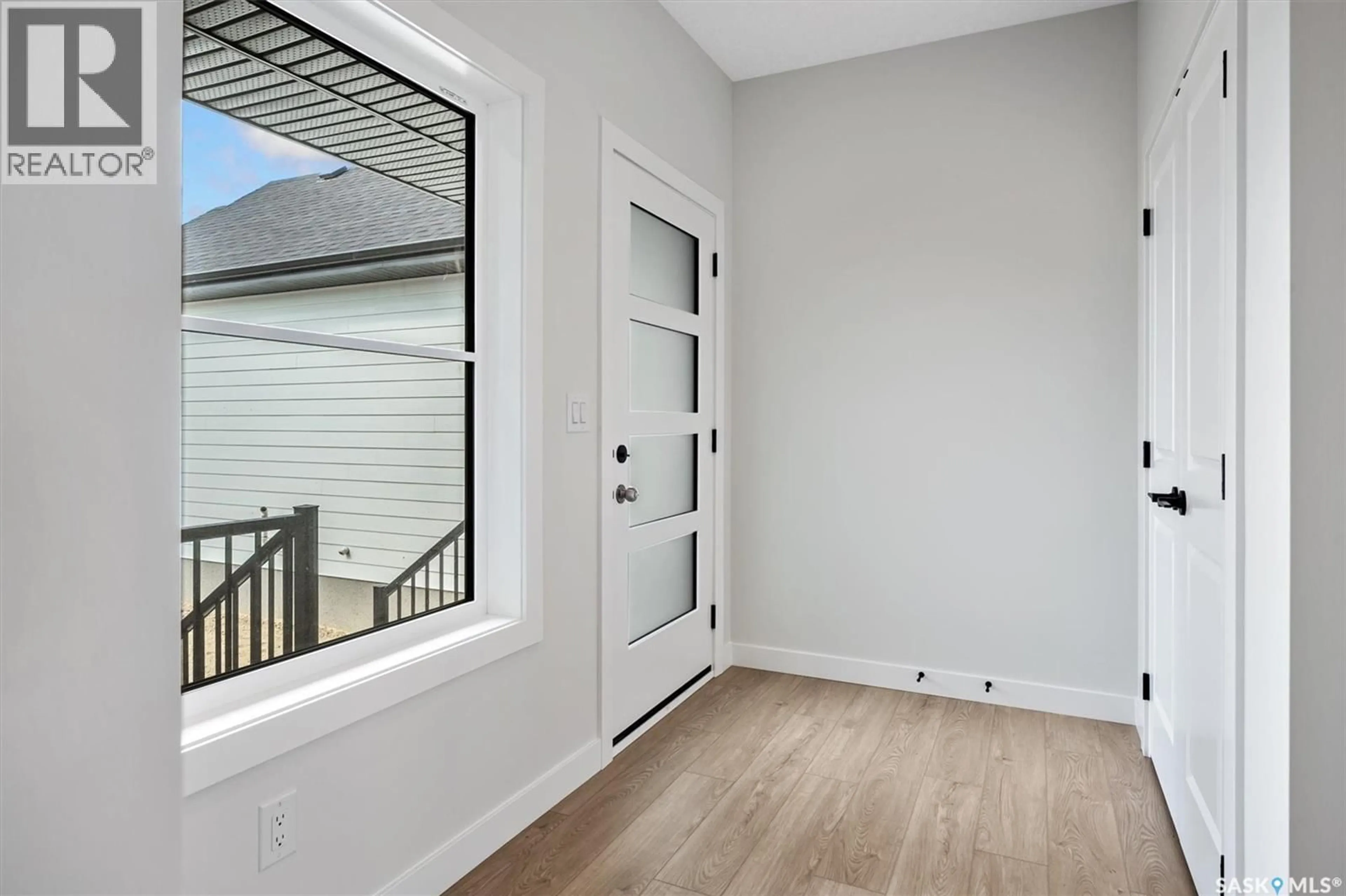 Indoor entryway for 127 KATZ AVENUE, Saskatoon Saskatchewan S7V1S9
