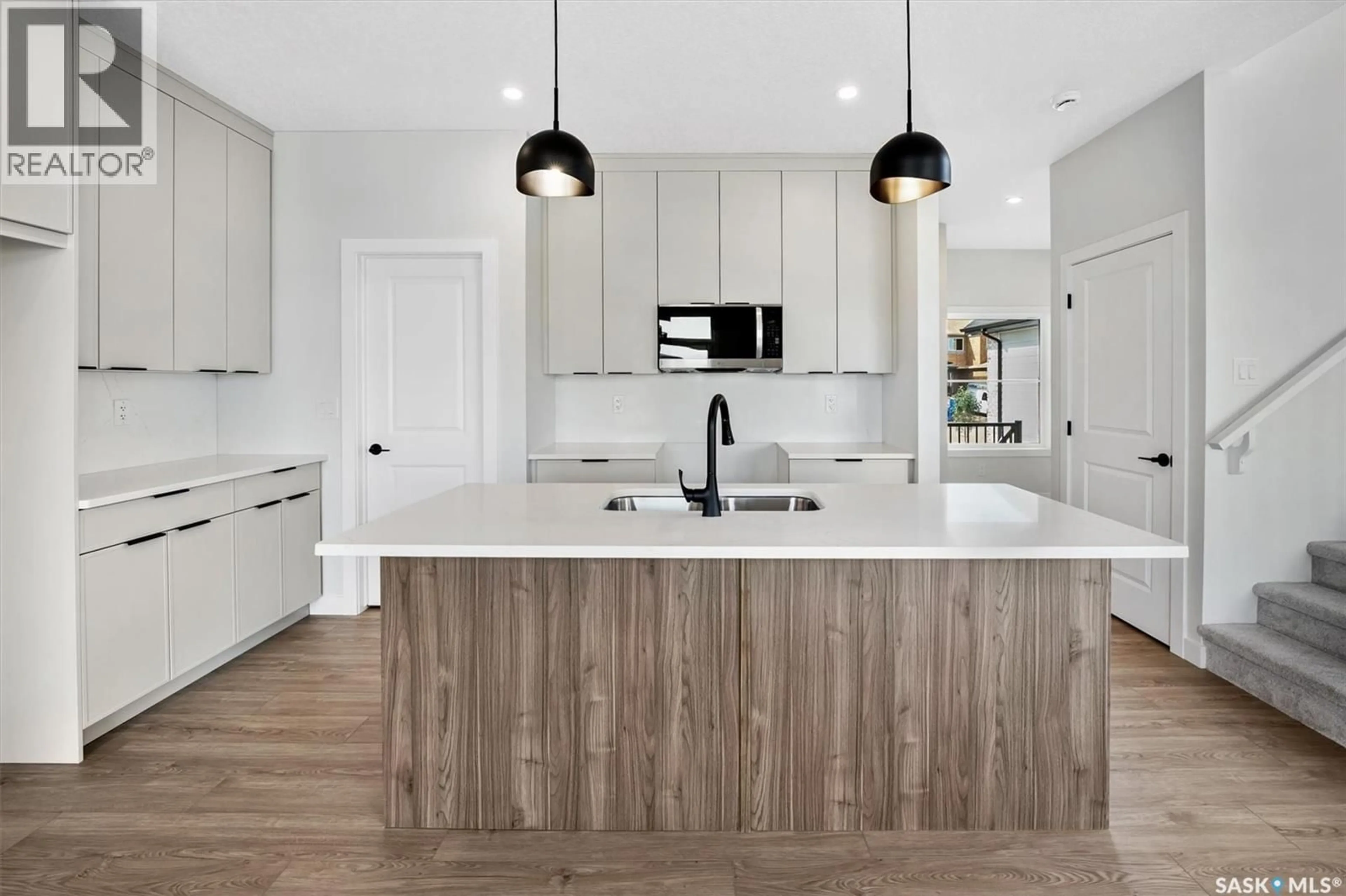 Contemporary kitchen, unknown for 127 KATZ AVENUE, Saskatoon Saskatchewan S7V1S9