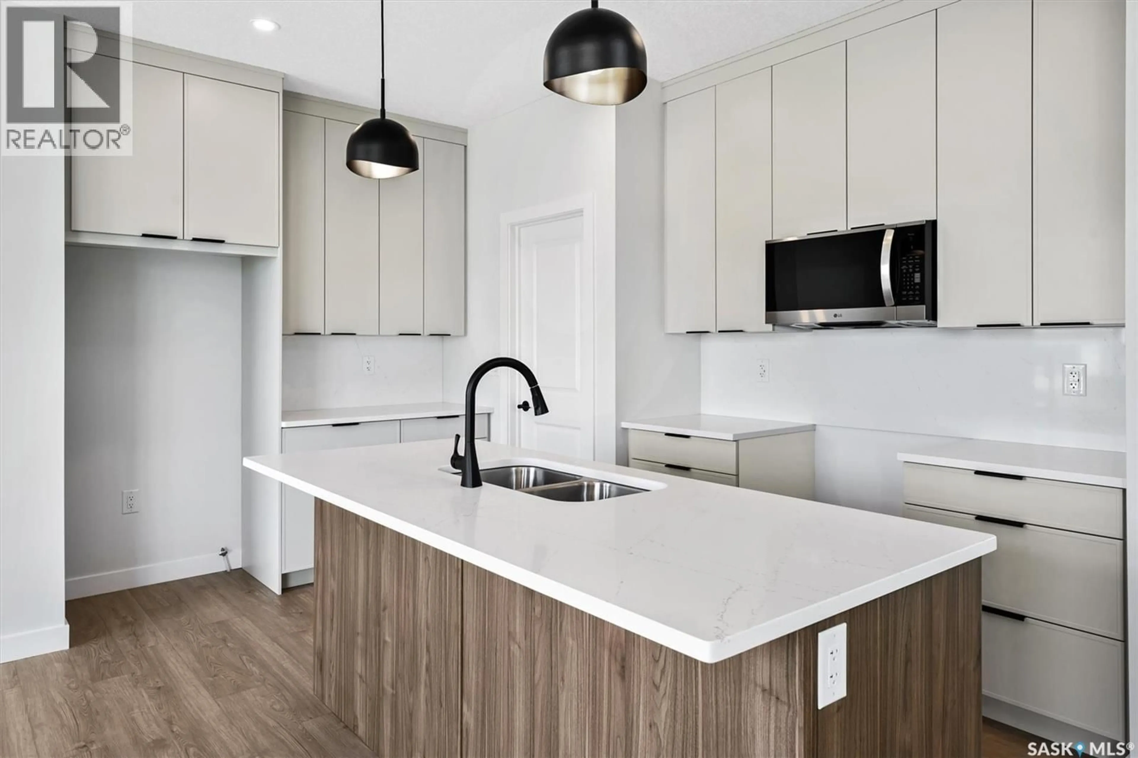 Open concept kitchen, unknown for 127 KATZ AVENUE, Saskatoon Saskatchewan S7V1S9
