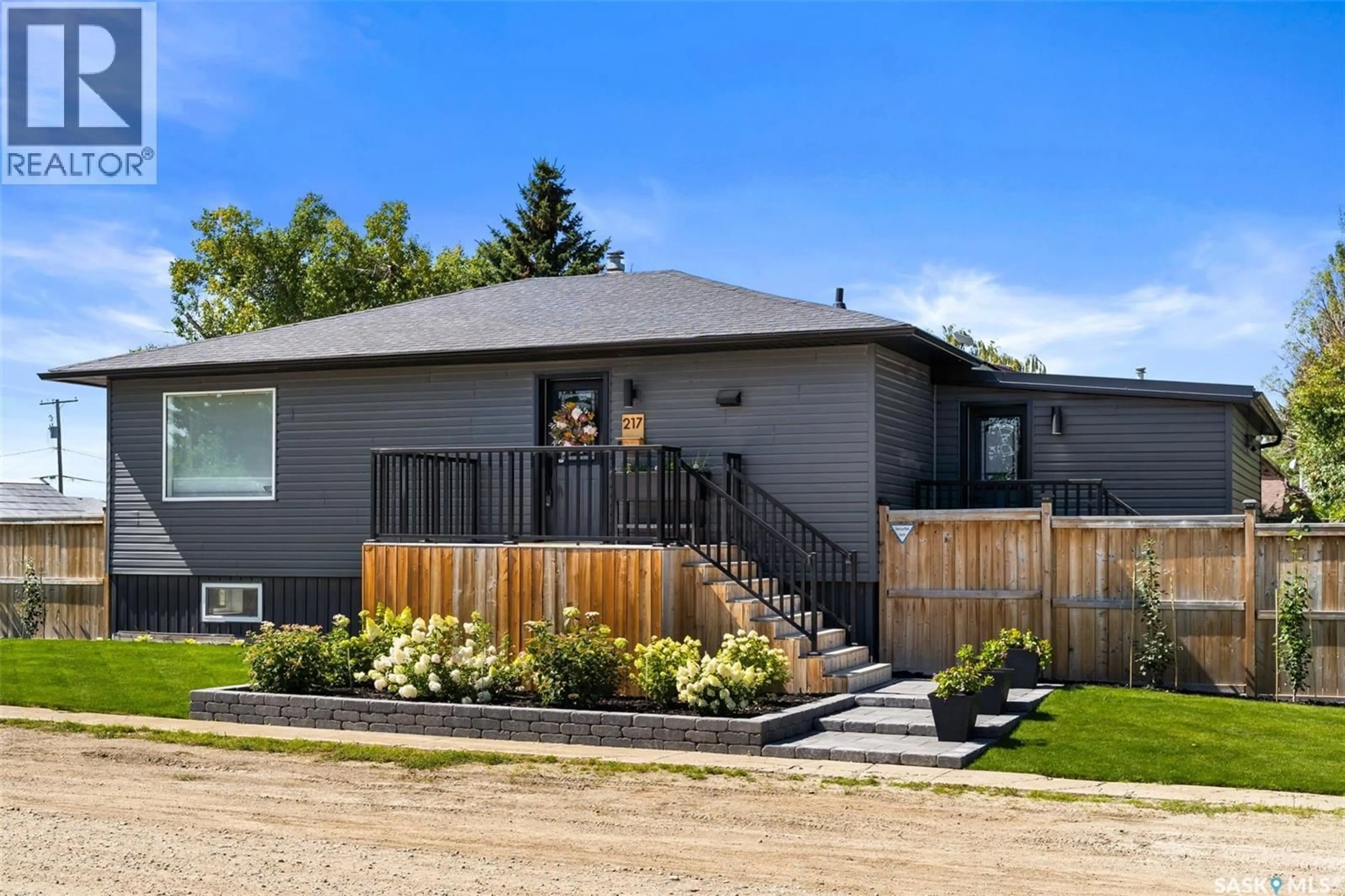 Home with vinyl exterior material, street for 217 1ST AVENUE, Vibank Saskatchewan S0G4Y0