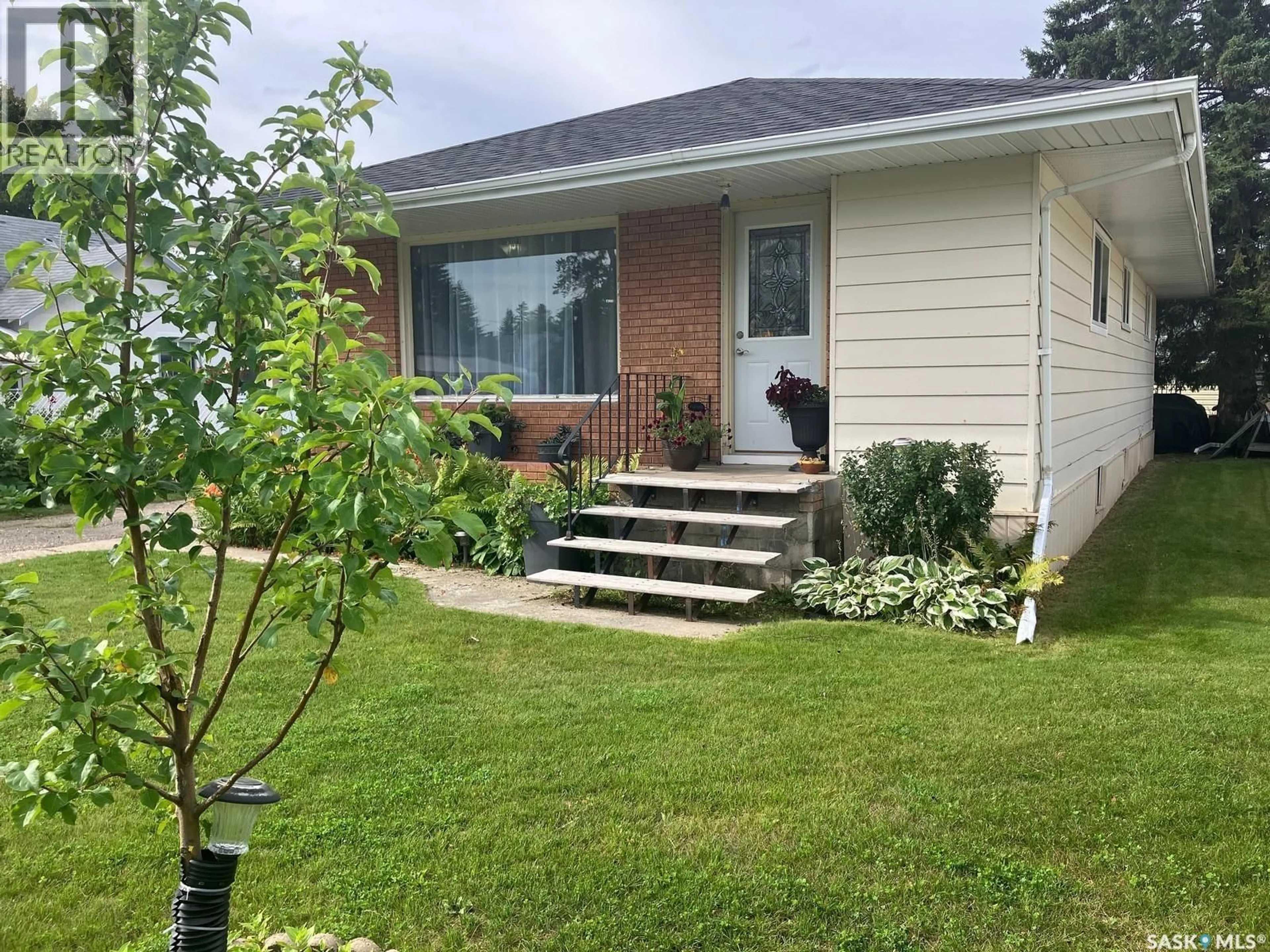 Unknown for 410 1ST STREET, Nipawin Saskatchewan S0E1E0