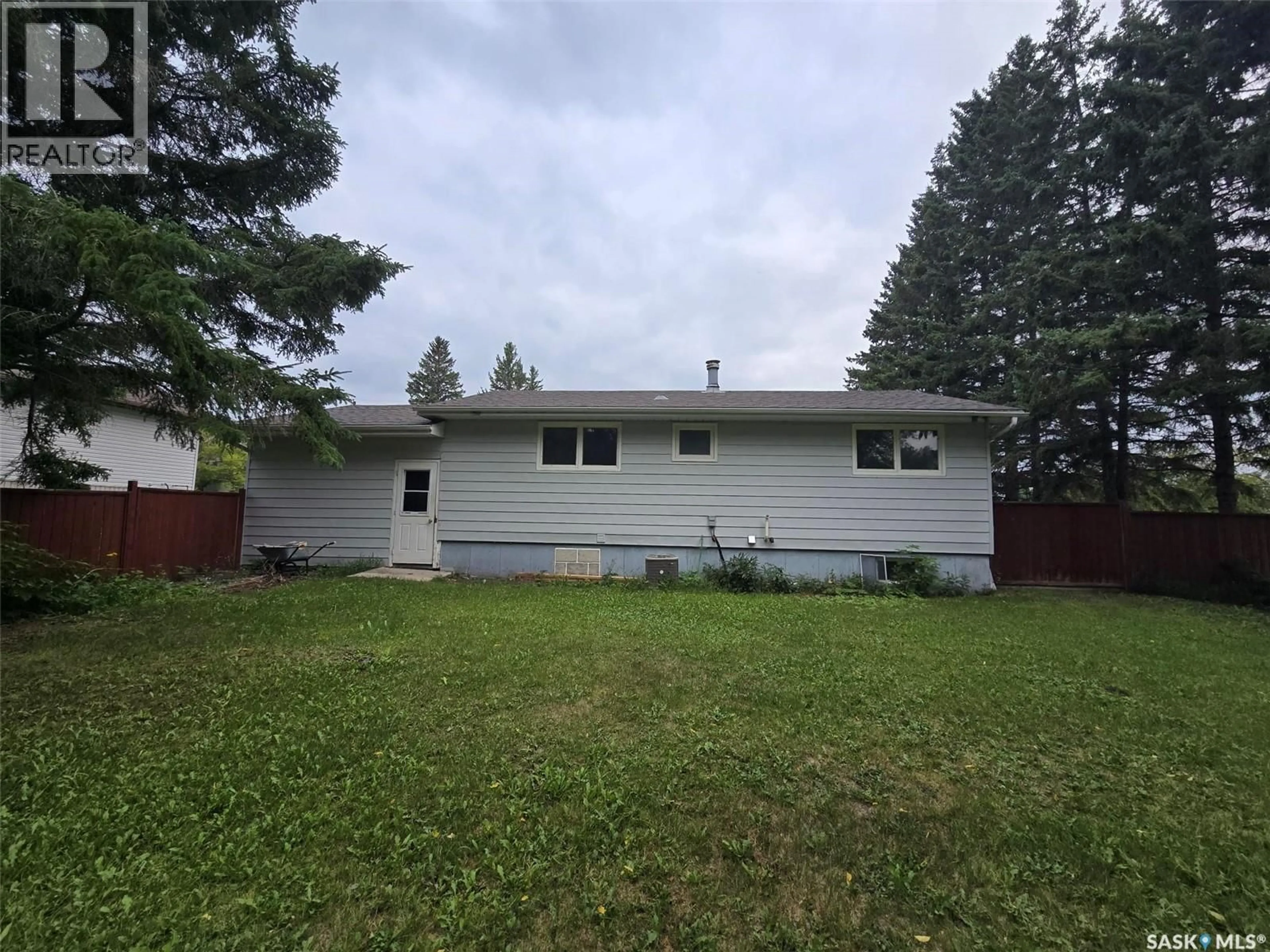 Home with vinyl exterior material, street for 919 SOUTHESK STREET, Whitewood Saskatchewan S0G5C0