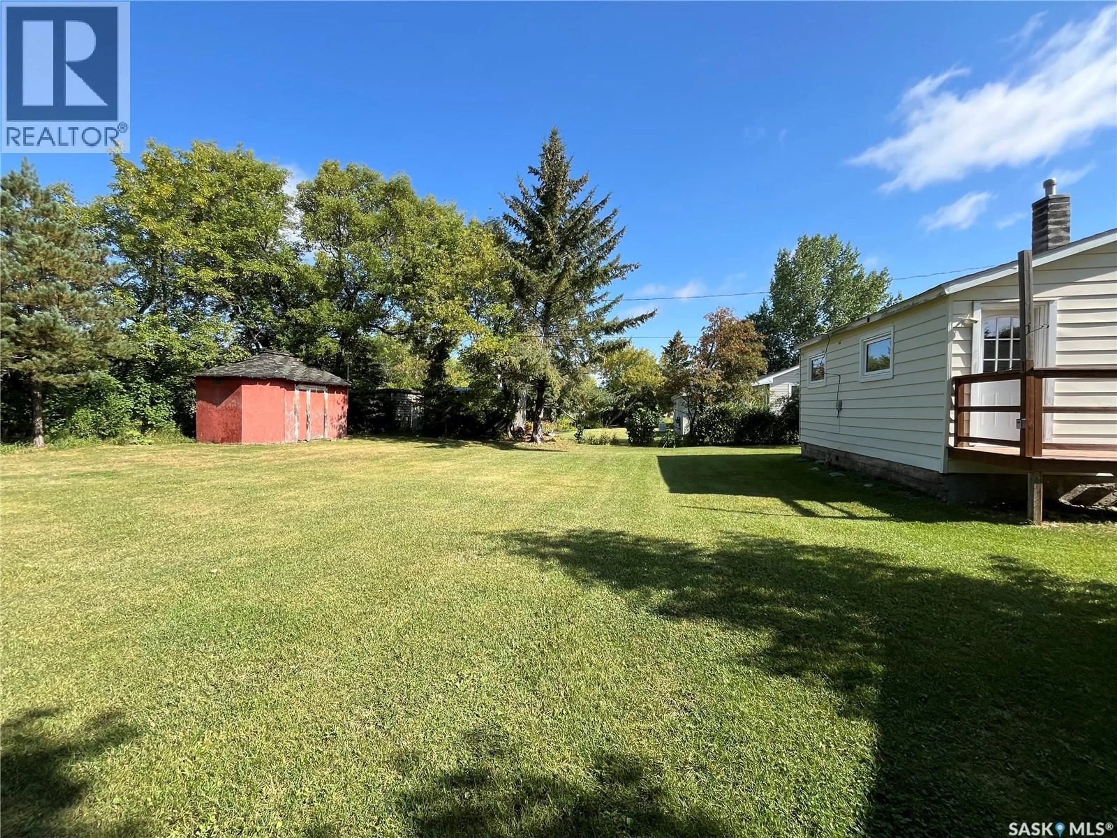 A pic from outside/outdoor area/front of a property/back of a property/a pic from drone, unknown for 314-316 CROSS STREET, Maryfield Saskatchewan S0G3K0
