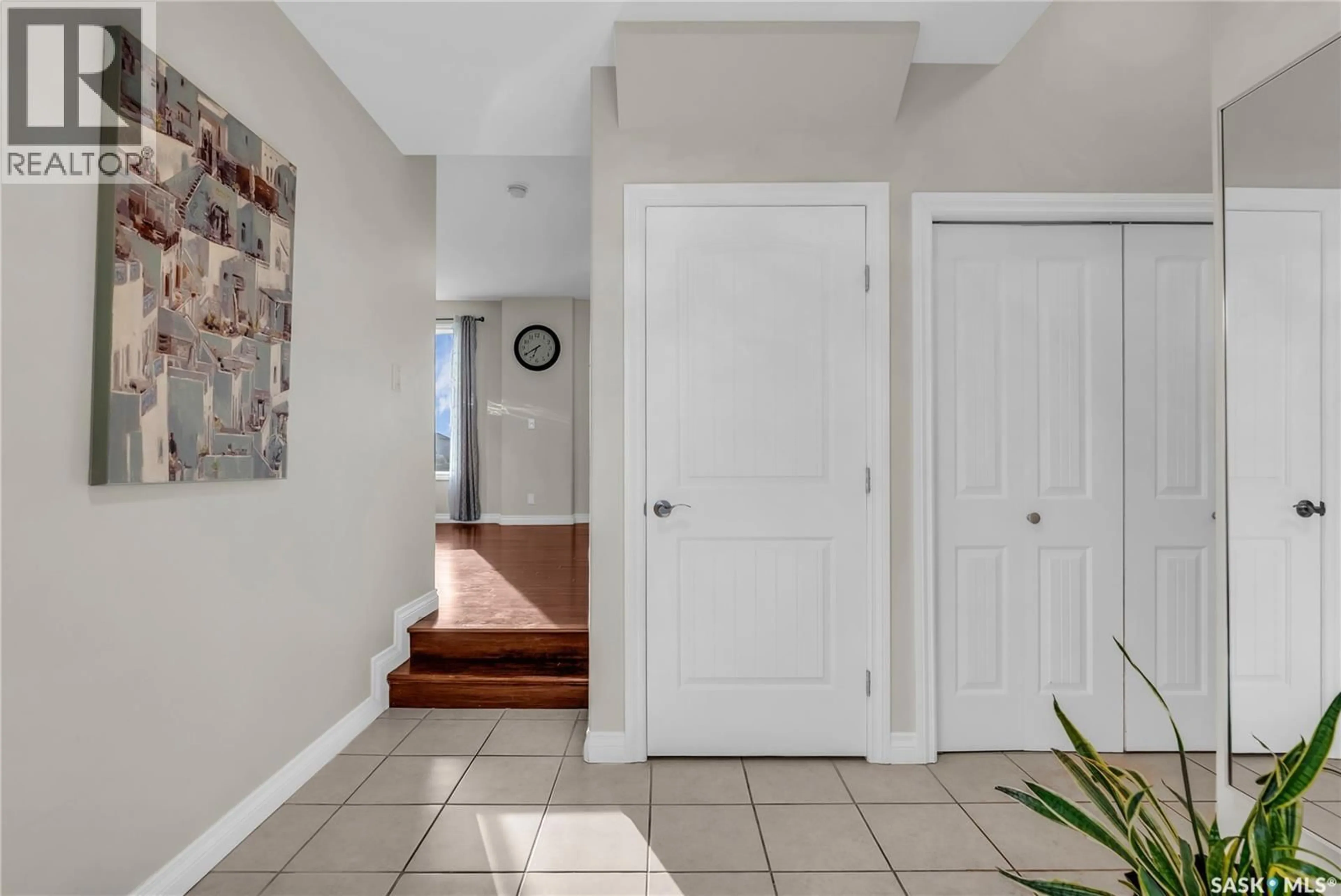 Indoor entryway for 14 118 HAMPTON CIRCLE, Saskatoon Saskatchewan S7R0C9