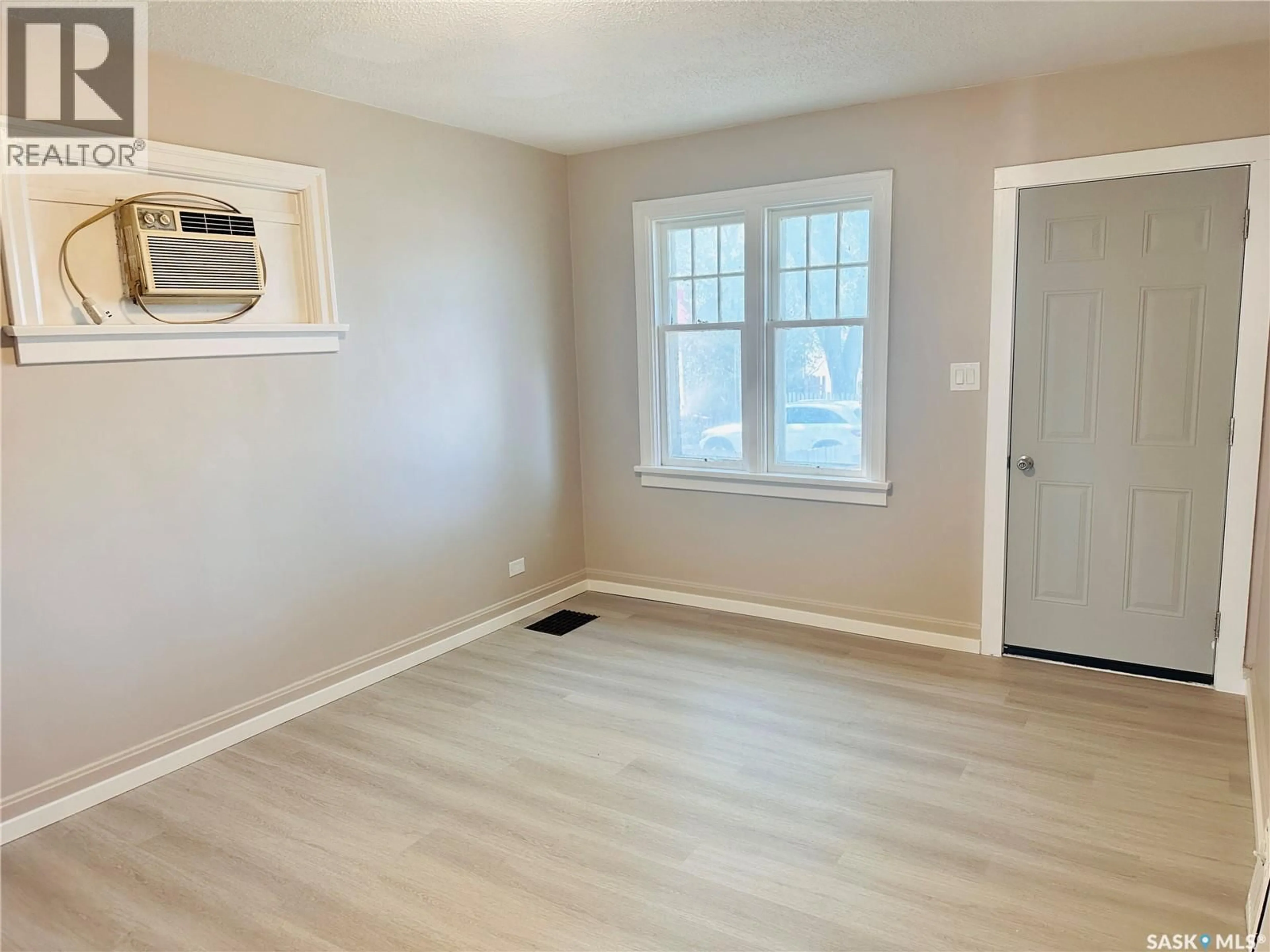 A pic of a room for 1705 QUEBEC STREET, Regina Saskatchewan S4P1J4