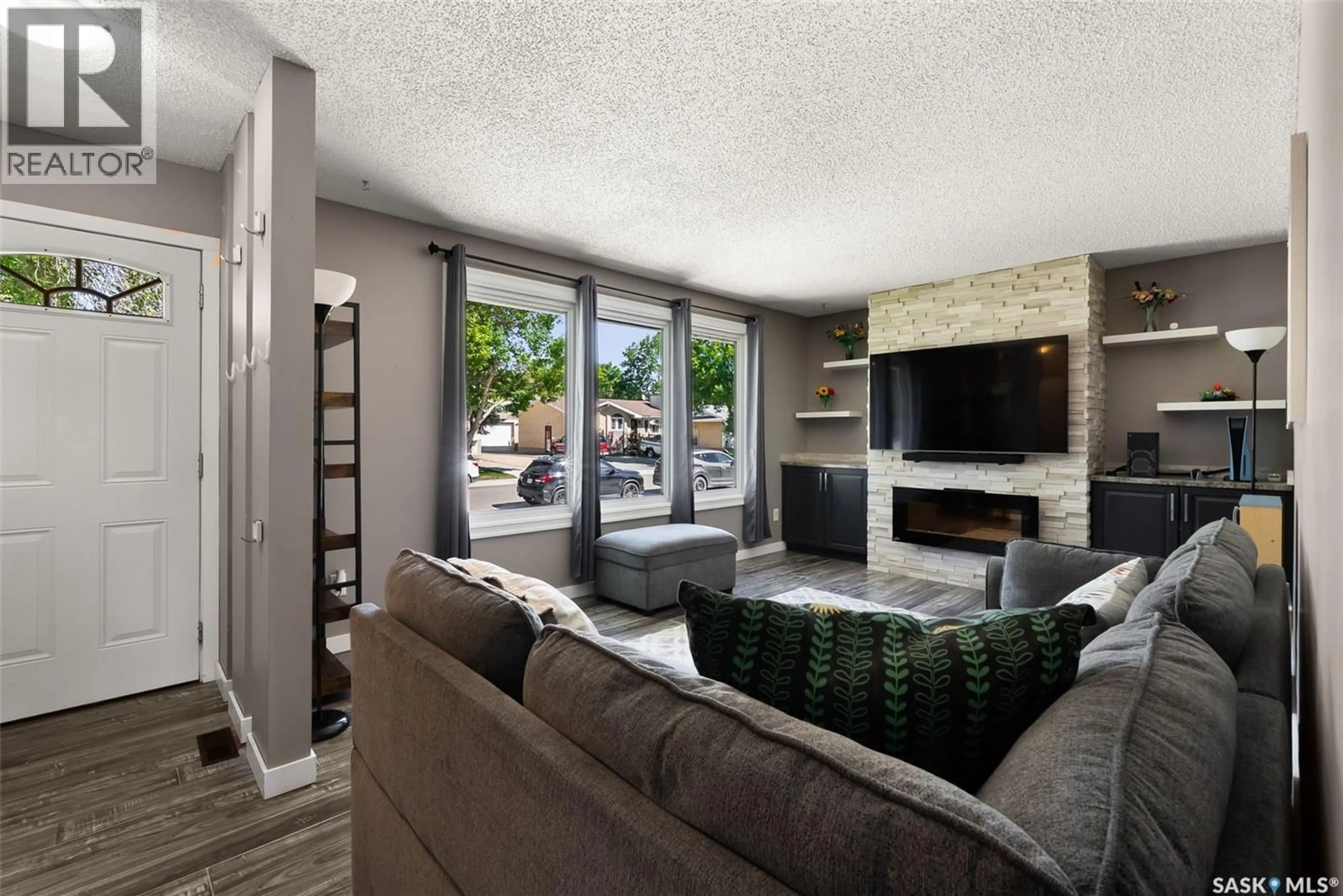 Living room with furniture, unknown for 114 MACKENZIE CRESCENT, Regina Saskatchewan S4N5G5