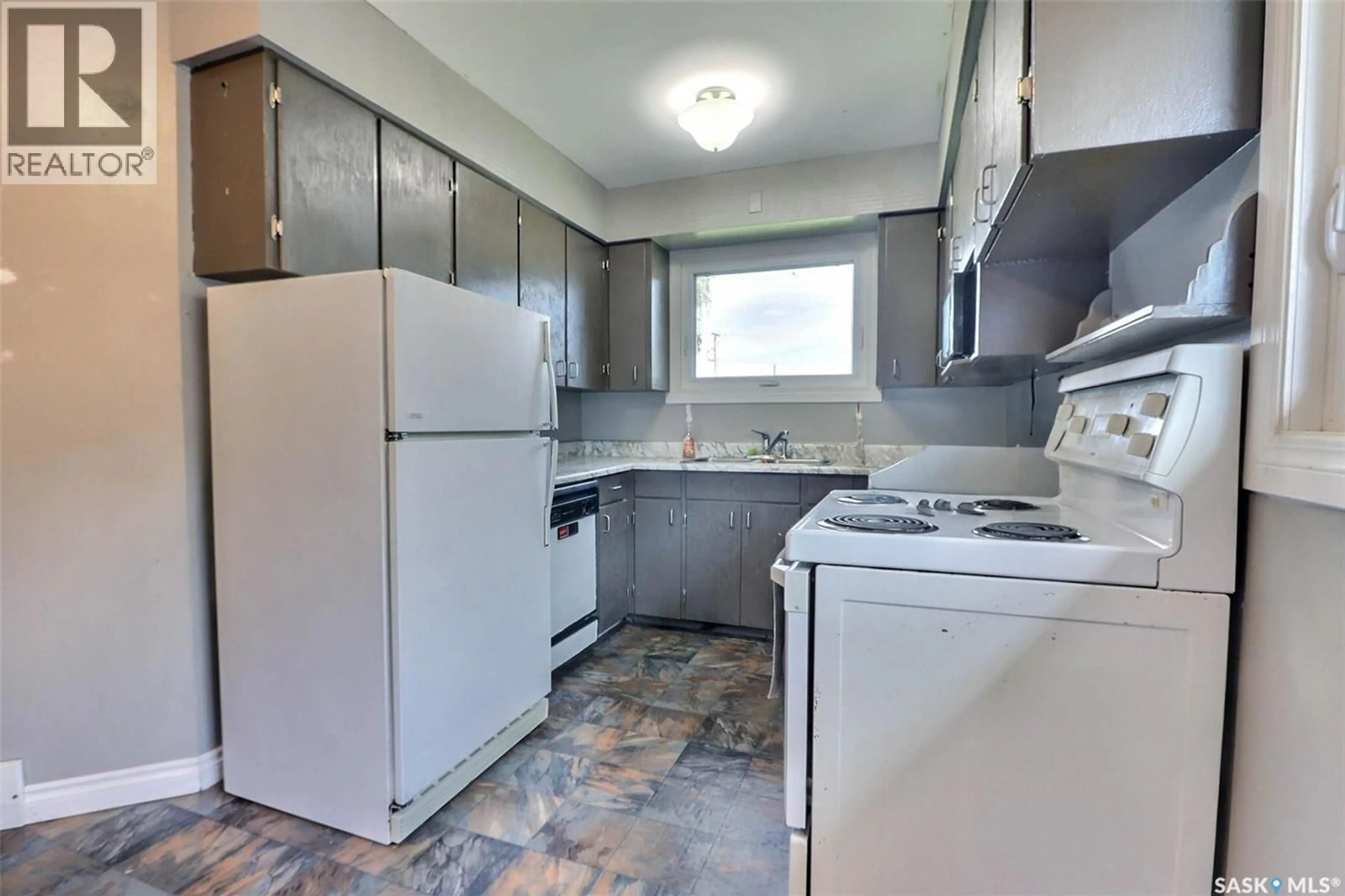Standard kitchen, unknown for 429 23RD STREET, Prince Albert Saskatchewan S6V4M2