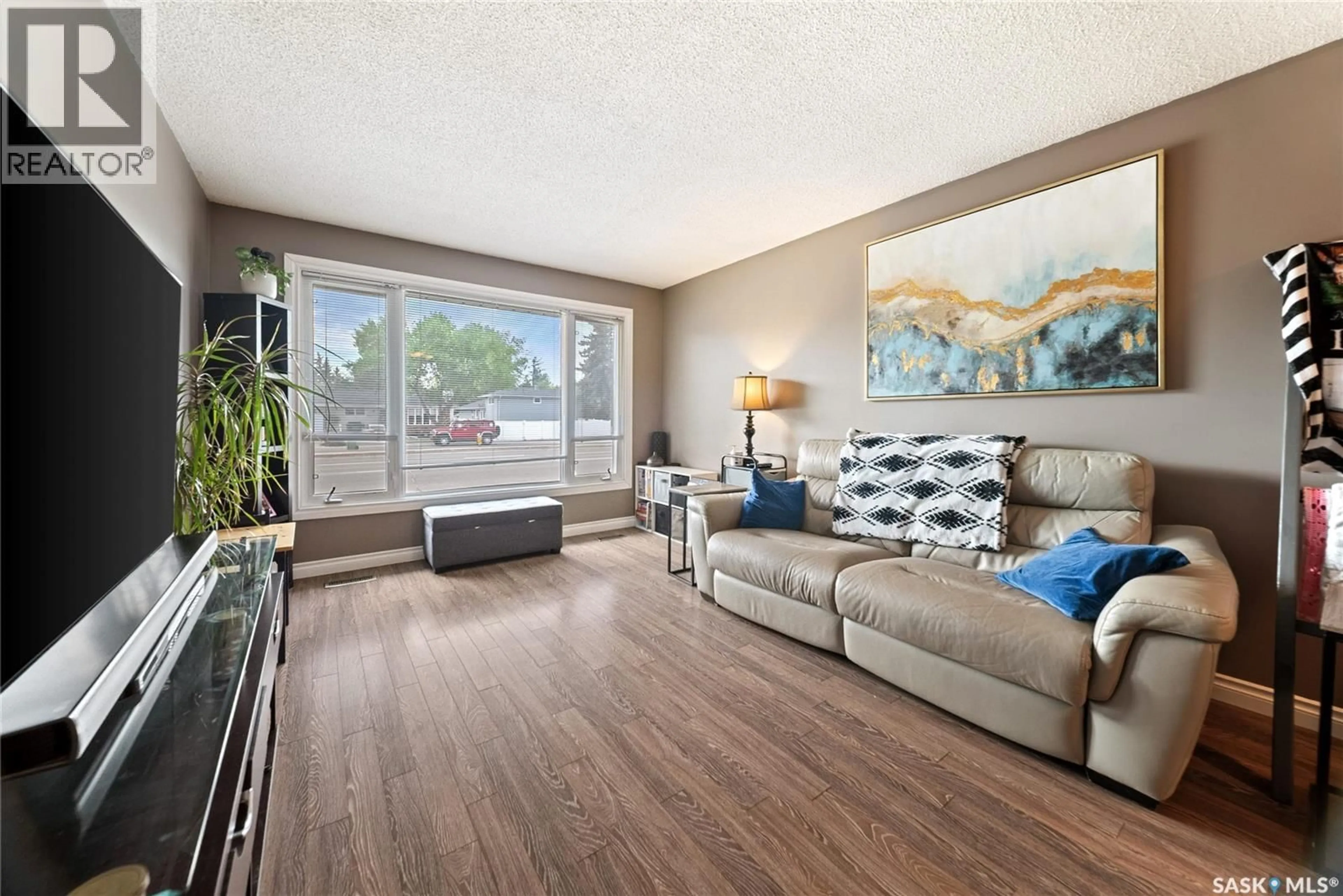 Living room with furniture, unknown for 1708 12TH AVENUE, Regina Saskatchewan S4R6Y6