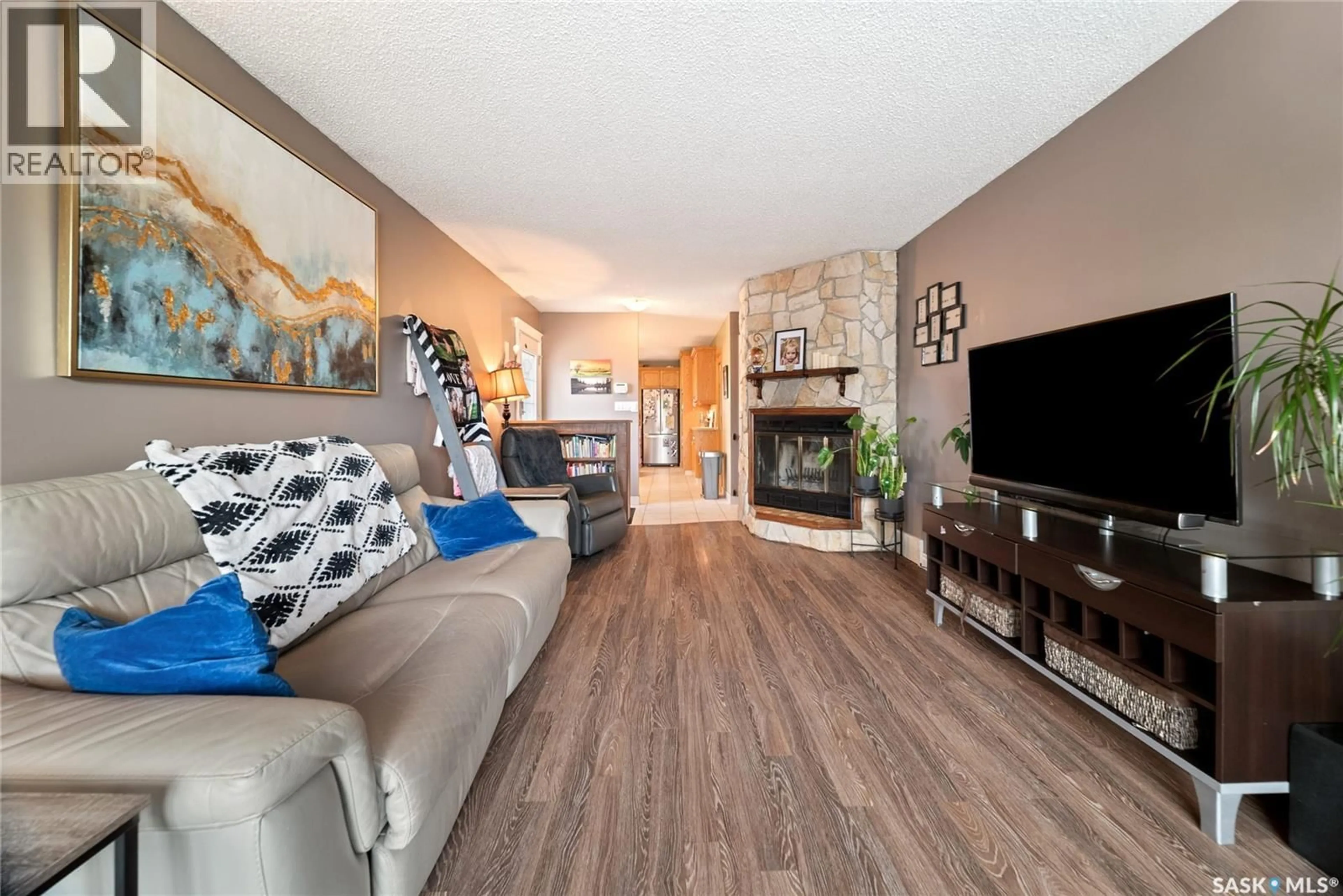 Living room with furniture, unknown for 1708 12TH AVENUE, Regina Saskatchewan S4R6Y6