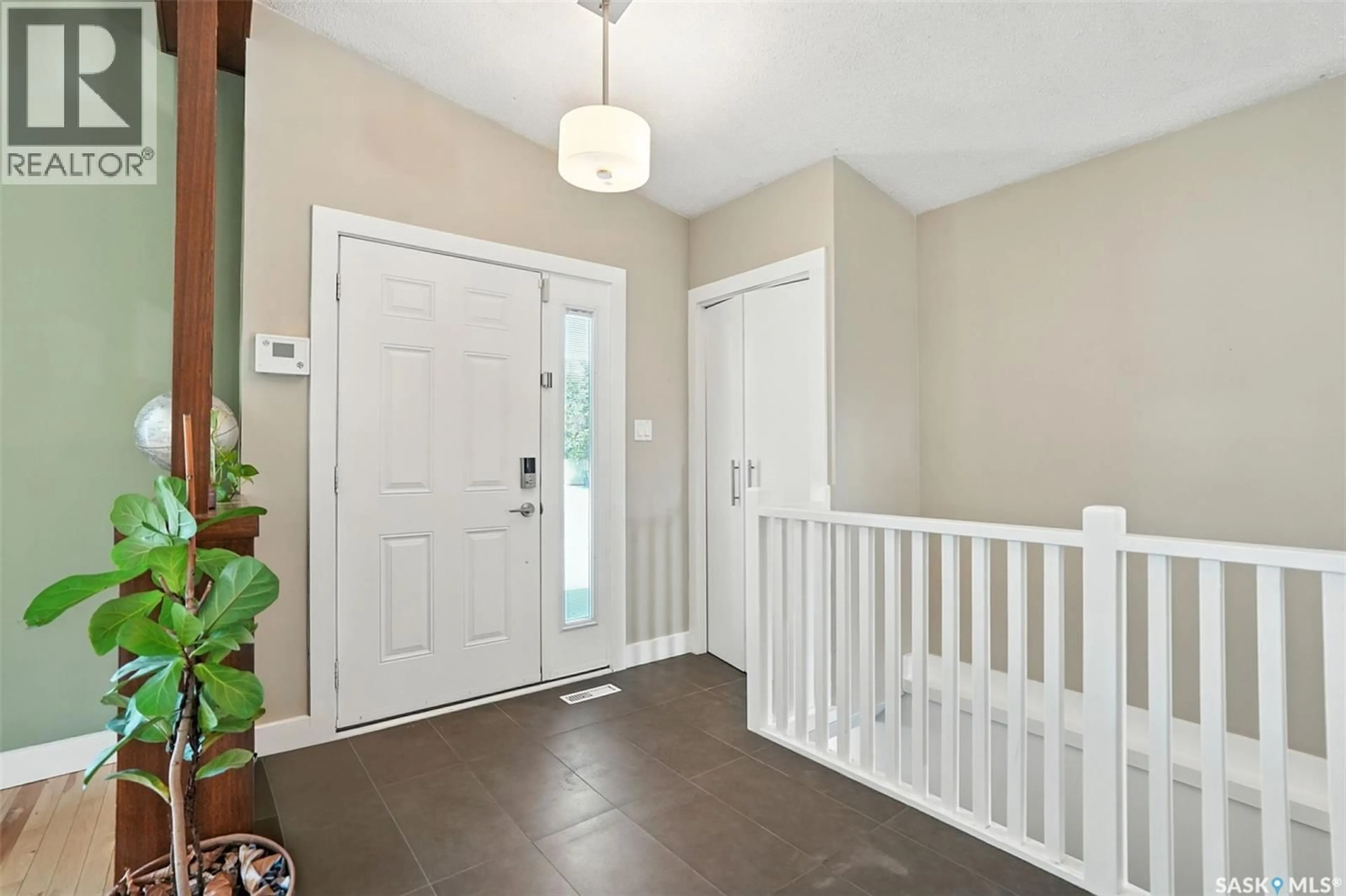 Indoor entryway for 3707 BALFOUR STREET, Saskatoon Saskatchewan S7H3Z5