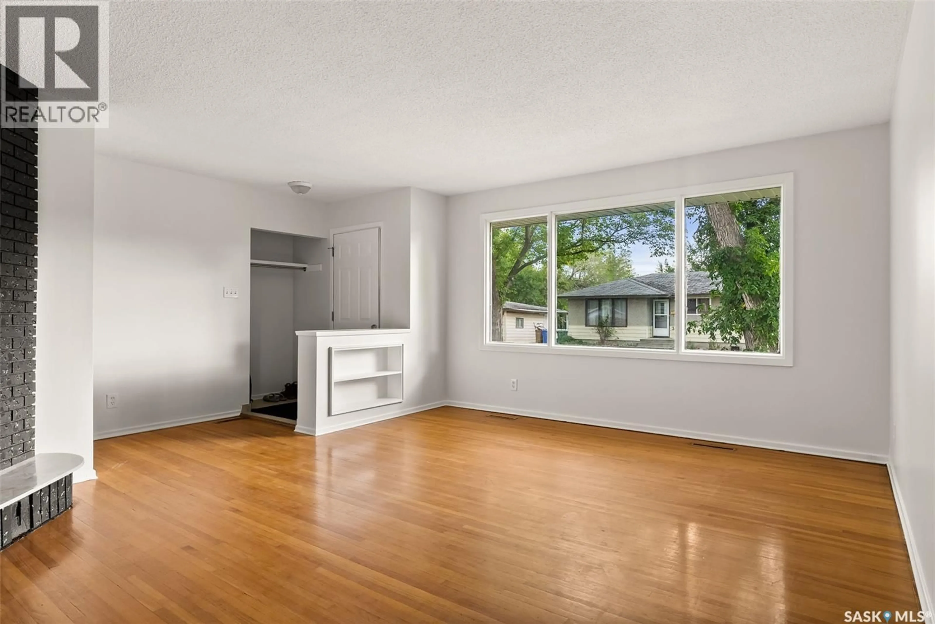 A pic of a room for 4 BURROWS STREET, Regina Saskatchewan S4R4S2