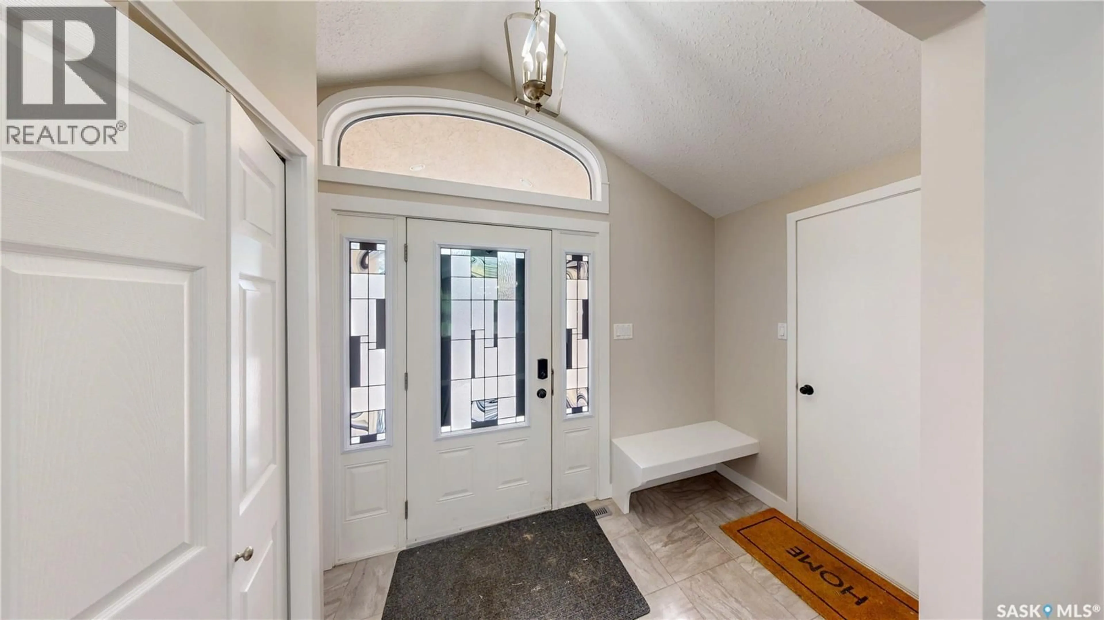 Indoor entryway for 5006 WASCANA VISTA COURT, Regina Saskatchewan S4V2S2