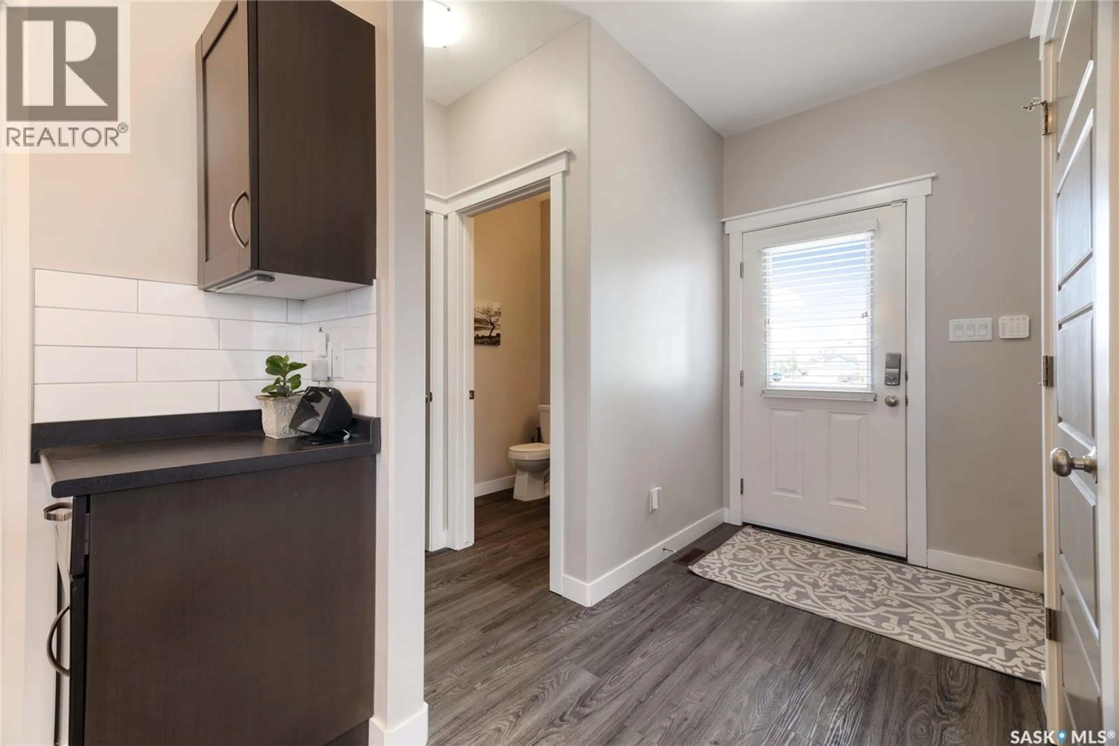 Indoor entryway for 5512 WATERER ROAD, Regina Saskatchewan S4W0N1