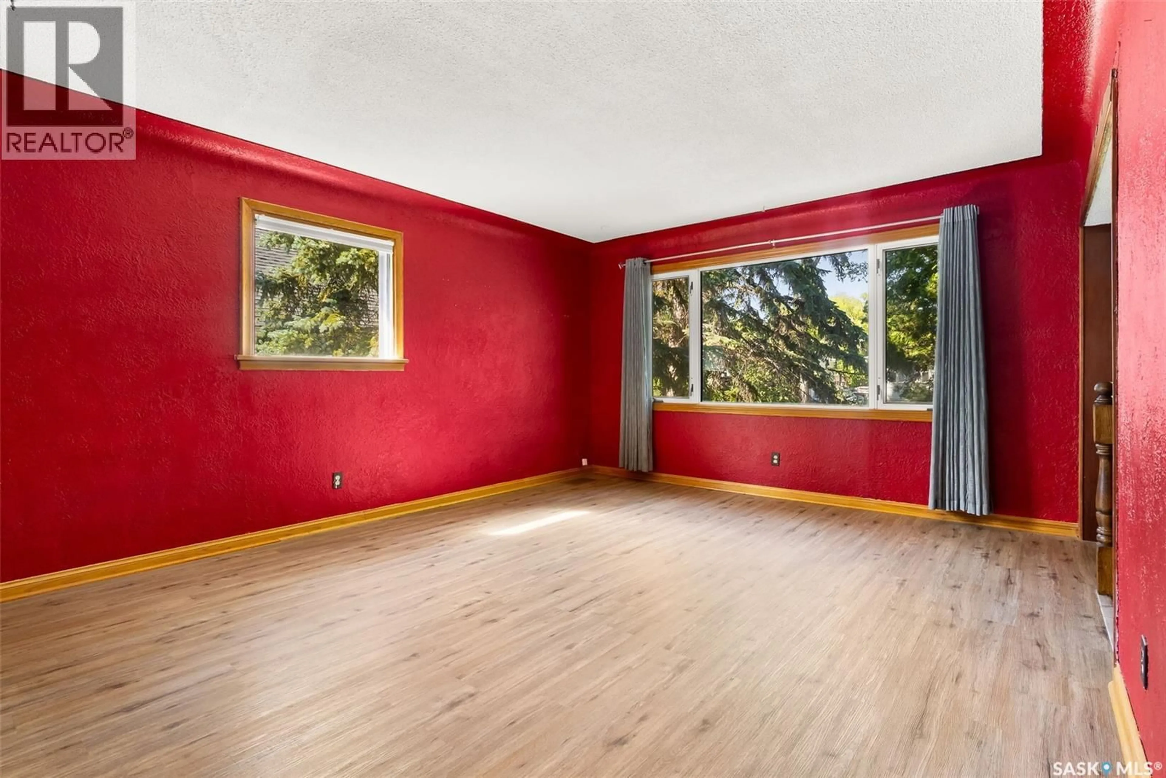 A pic of a room for 5019 8TH AVENUE, Regina Saskatchewan S4T0W4
