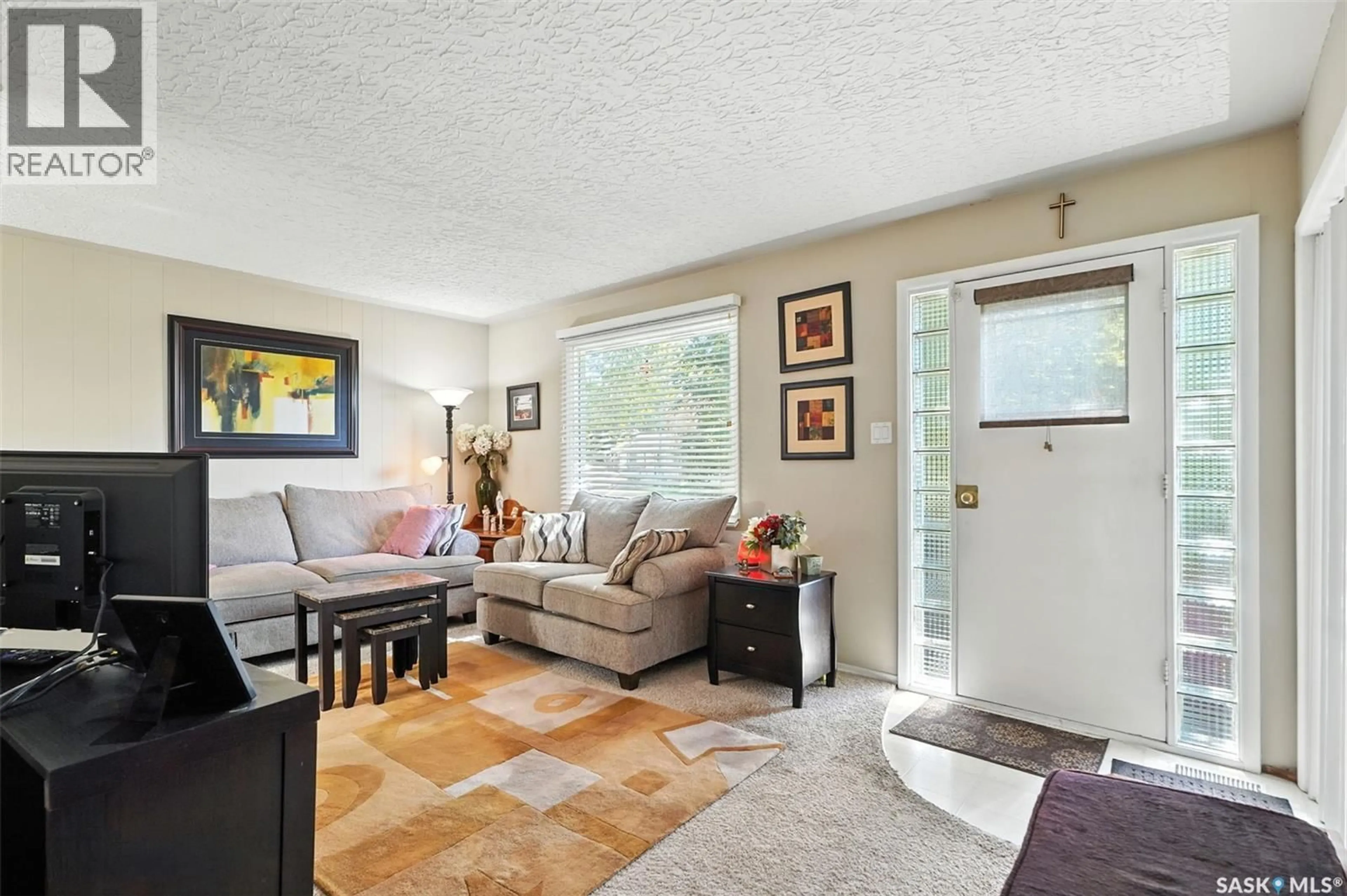 Living room with furniture, unknown for 204 EVANS STREET, Saskatoon Saskatchewan S7N2B4