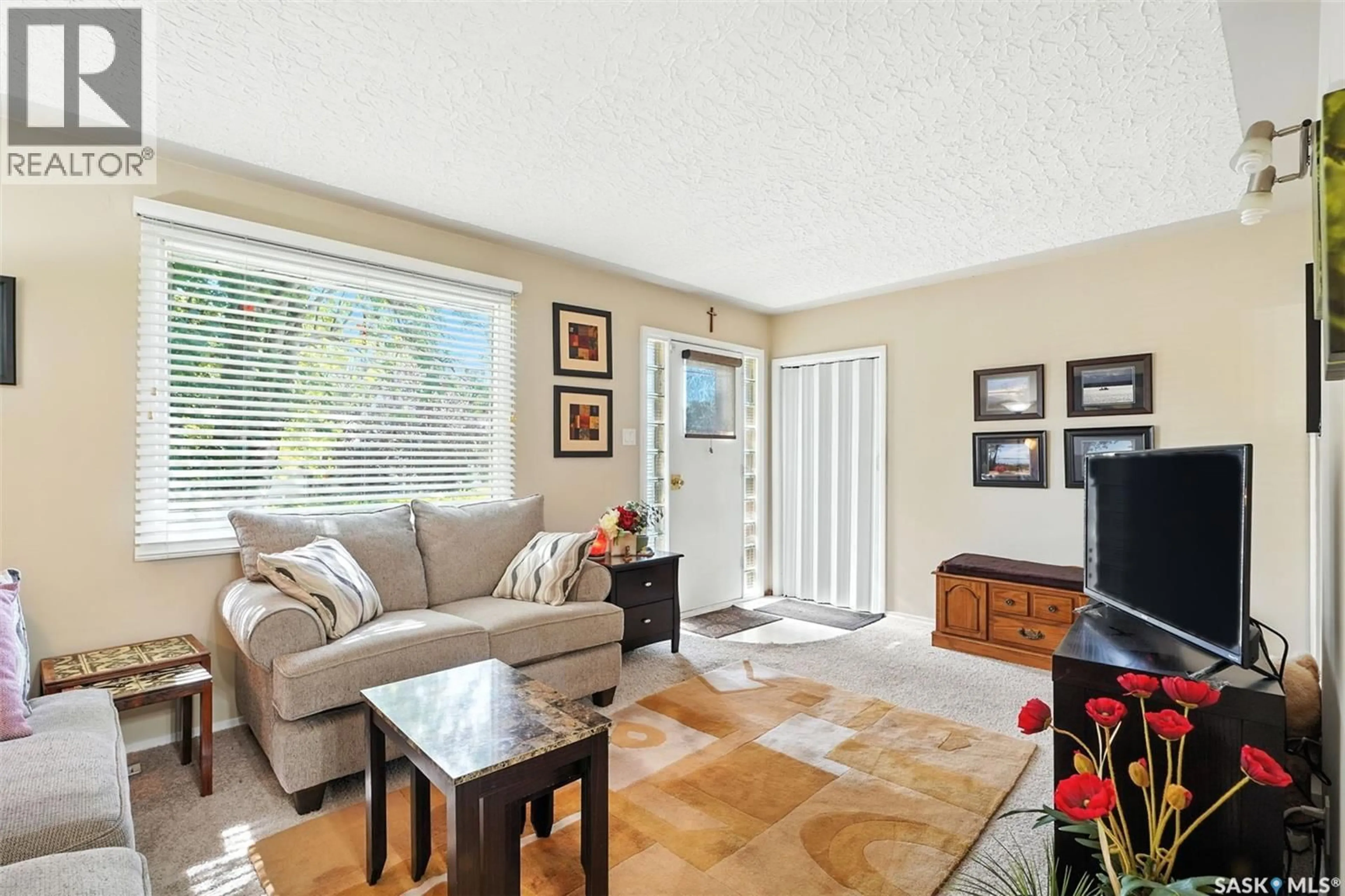 Living room with furniture, unknown for 204 EVANS STREET, Saskatoon Saskatchewan S7N2B4