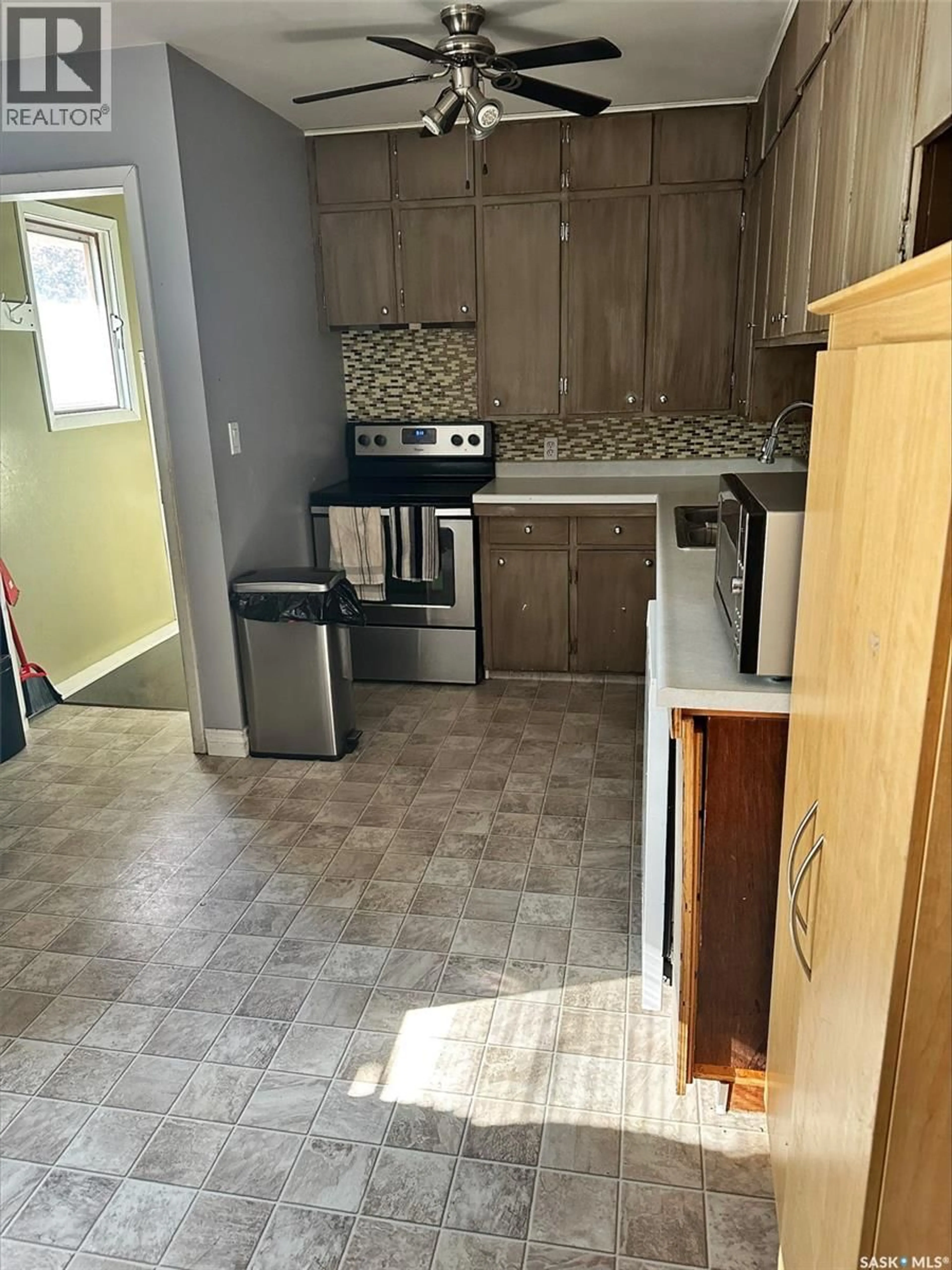Standard kitchen, ceramic/tile floor for 216 1ST STREET, Carnduff Saskatchewan S0C0S0